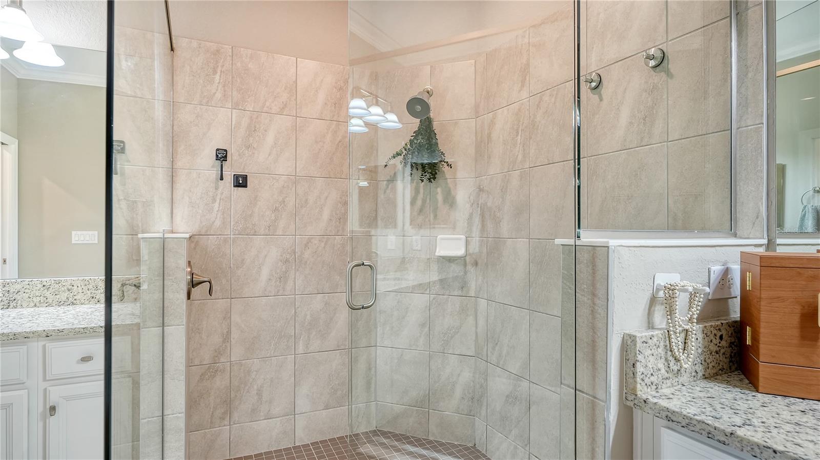 Listing photo id 22 for 18117 Gawthrop Drive 103