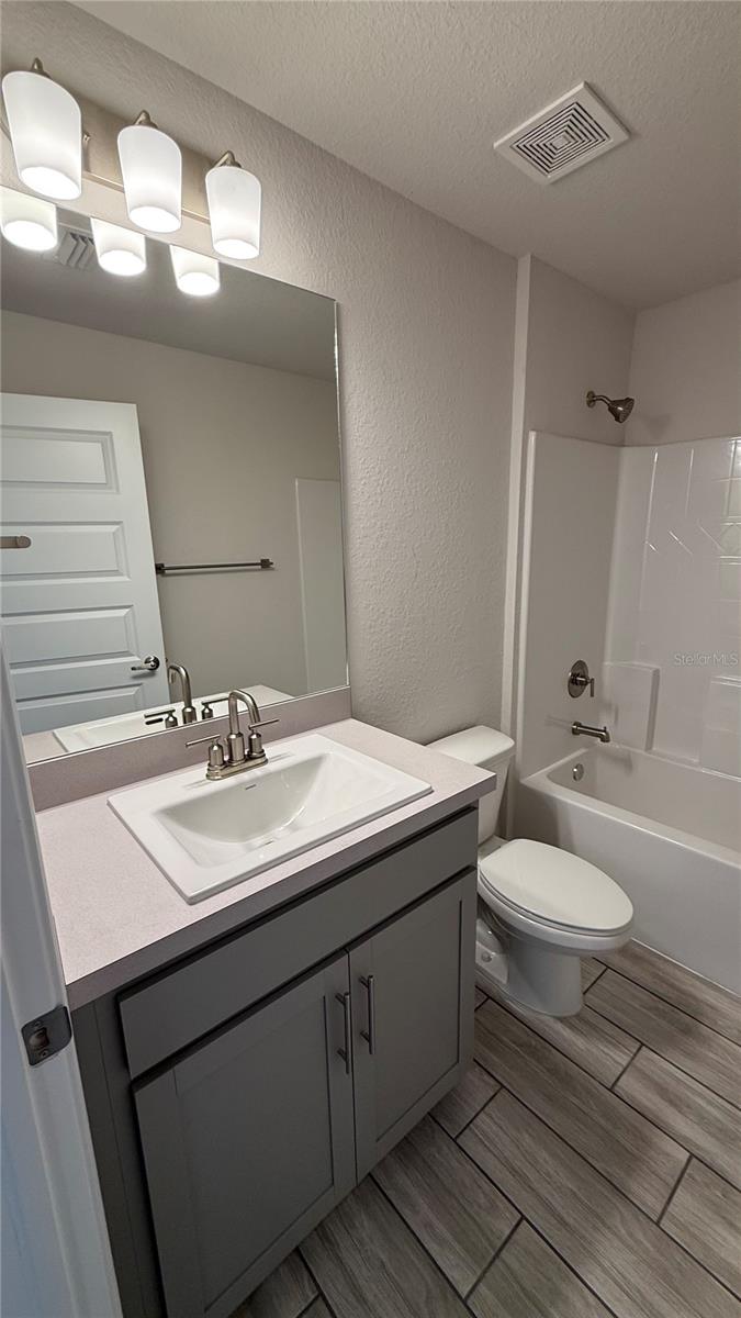 Image 10 of 13 For 3884 Haberland Boulevard