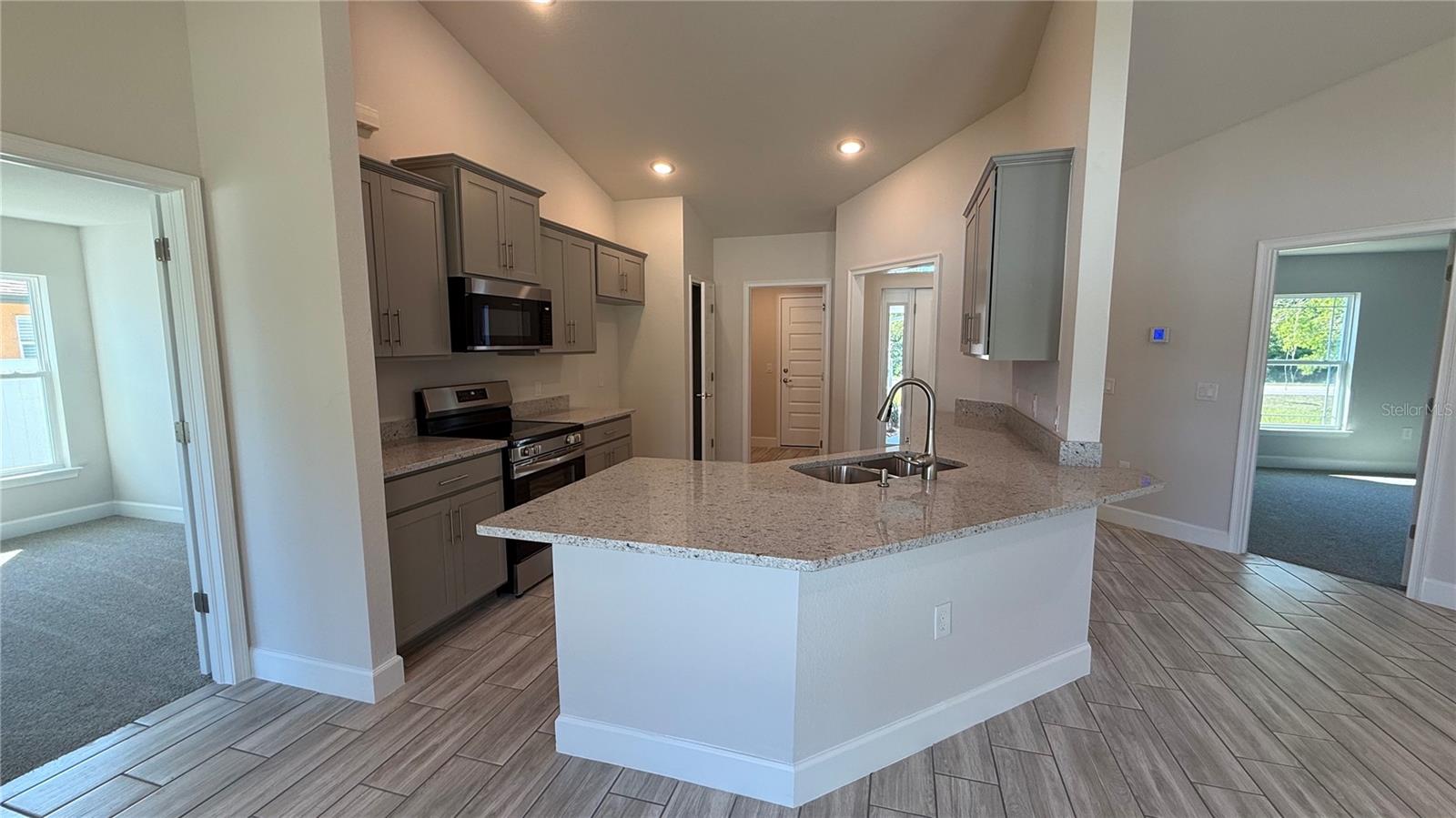 Image 2 of 13 For 3884 Haberland Boulevard