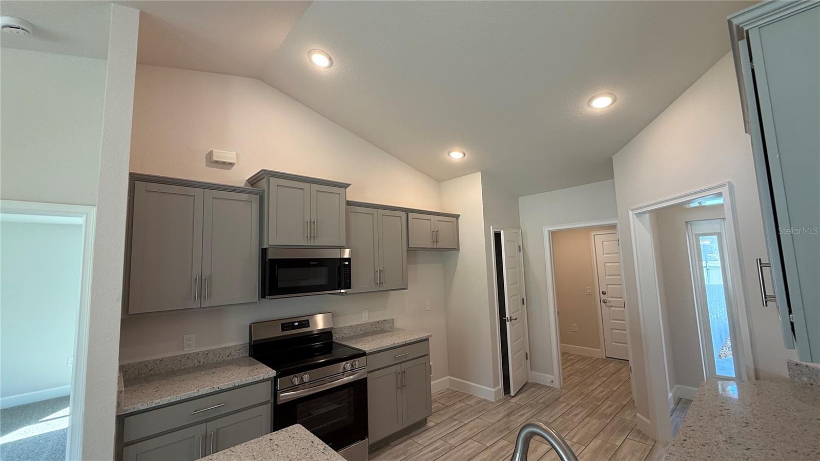 Image 3 of 13 For 3884 Haberland Boulevard