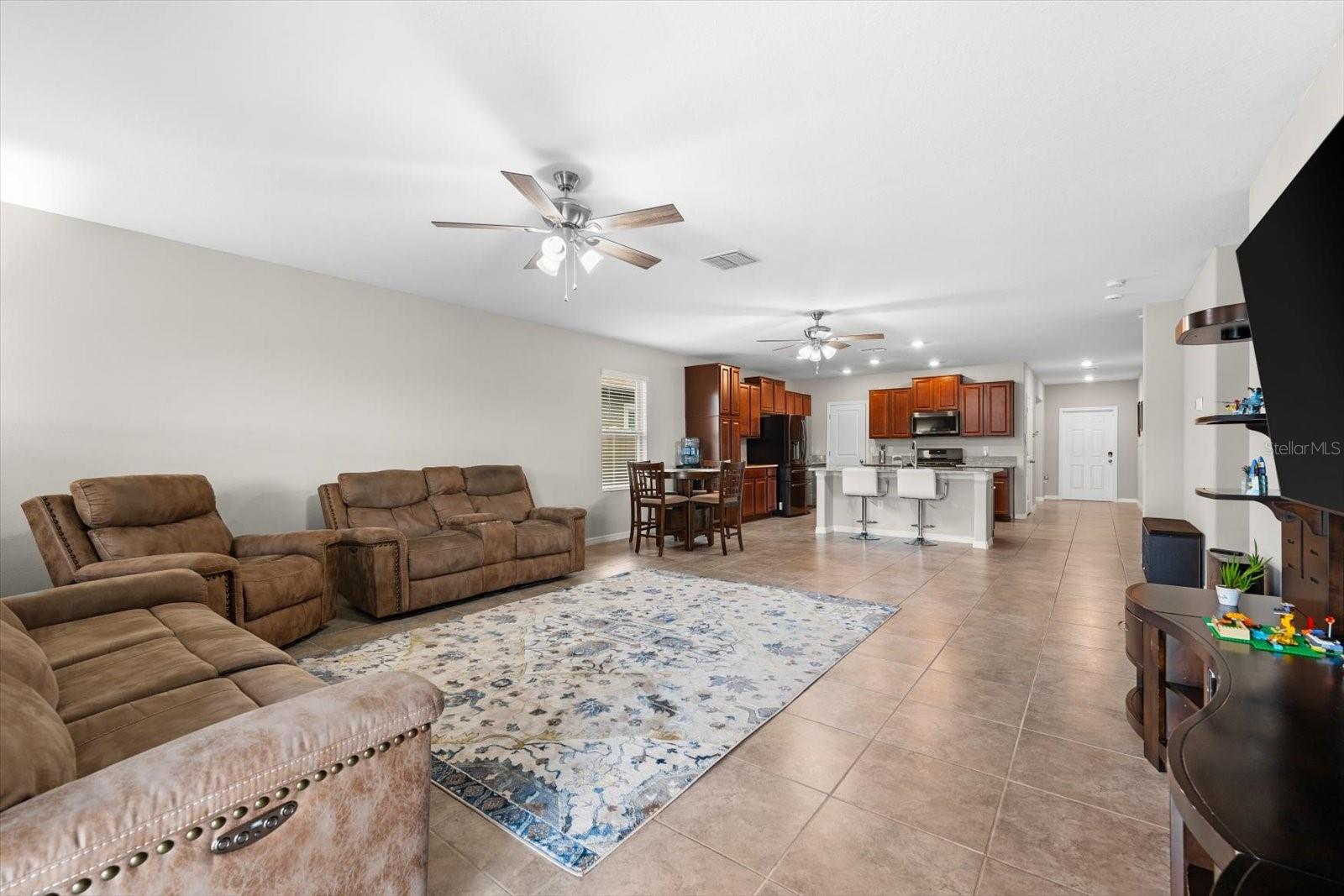 Listing photo id 14 for 9622 Channing Hill Drive