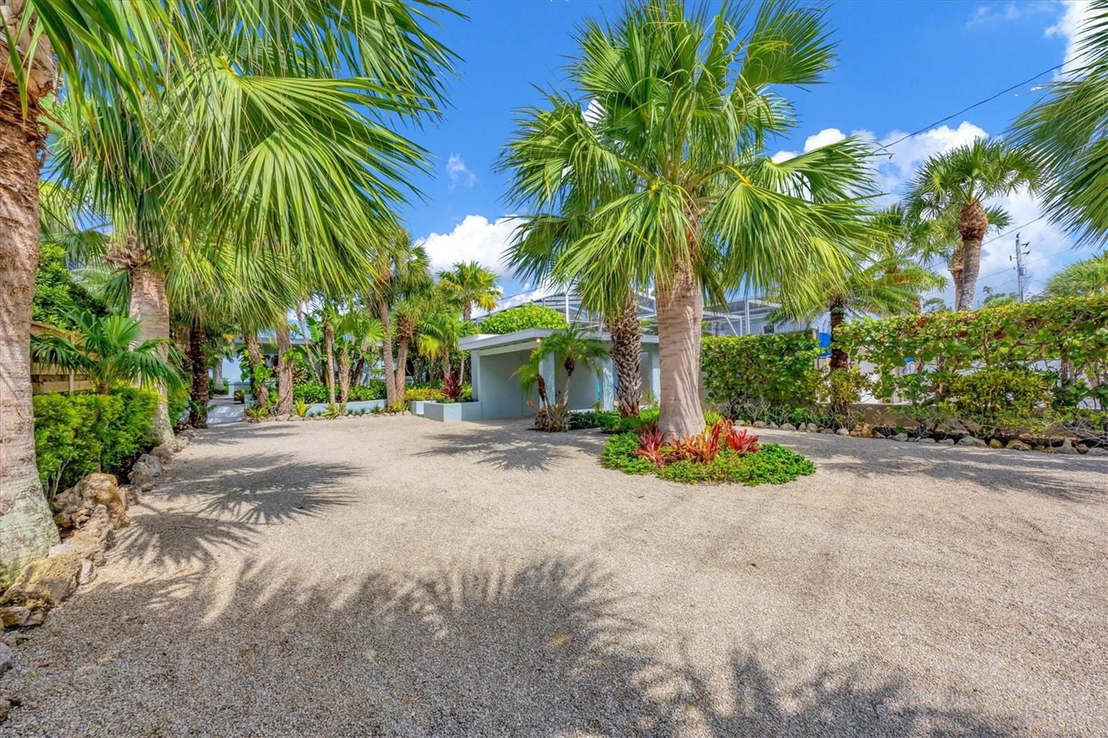 Listing photo id 37 for 325 Casey Key Road