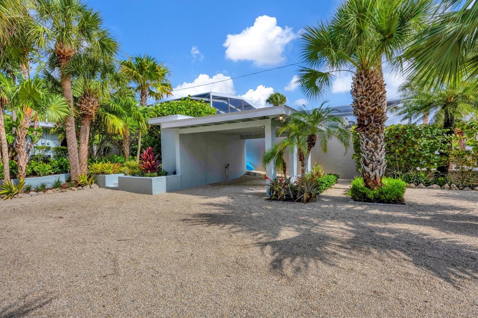 Listing photo id 39 for 325 Casey Key Road