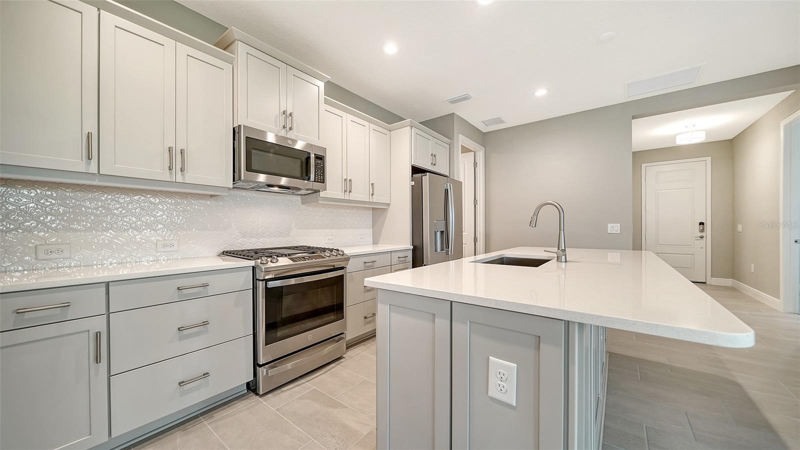 Image 19 of 37 For 109 Corserra Drive