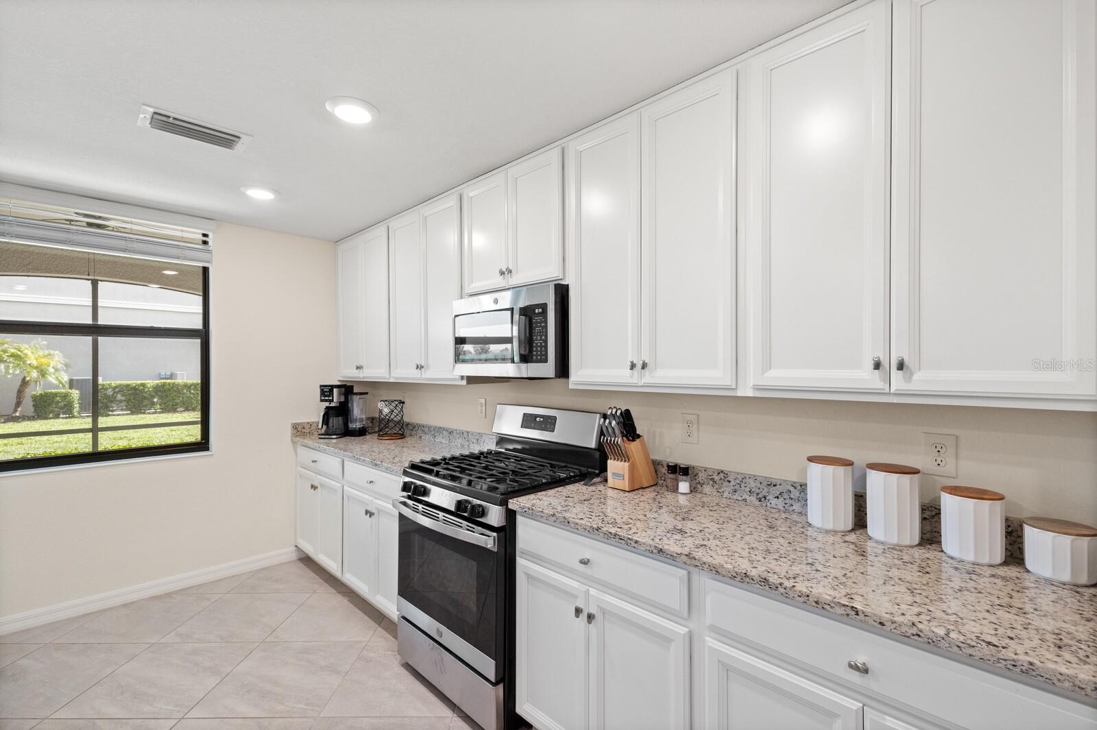 Image 12 of 54 For 18117 Gawthrop Drive 104