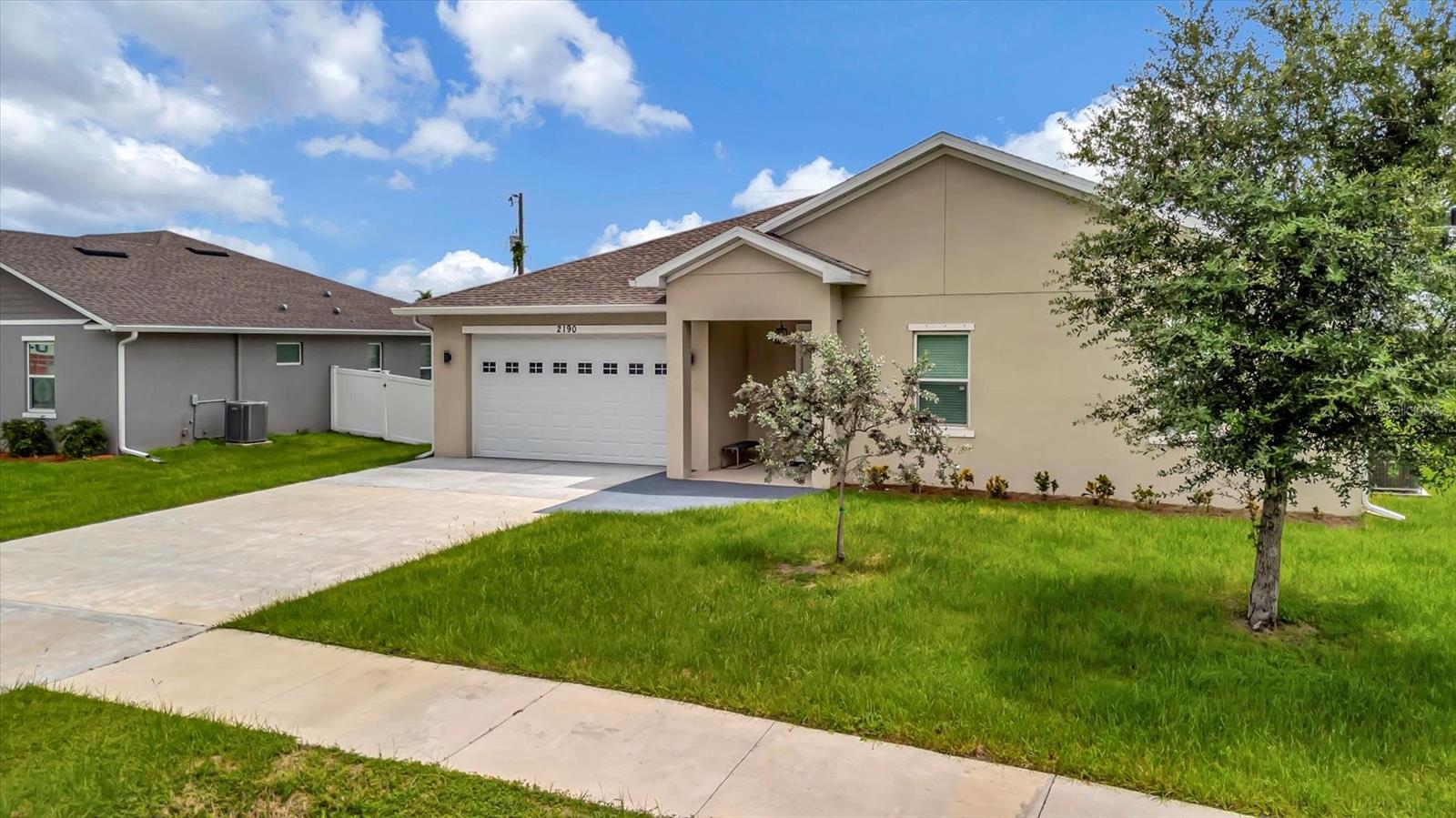 Listing photo id 3 for 2190 Biscayne Drive