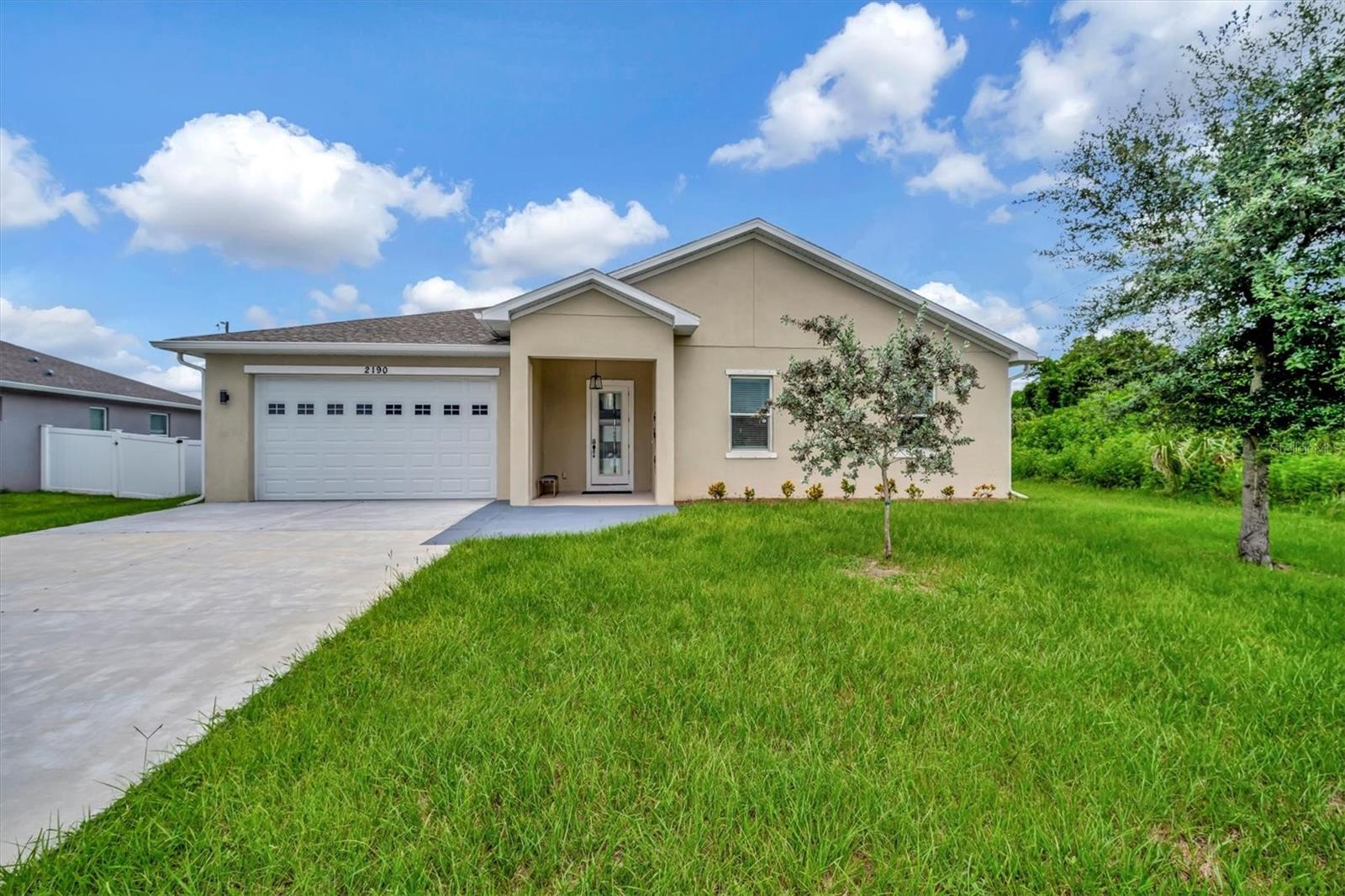 Listing photo id 81 for 2190 Biscayne Drive