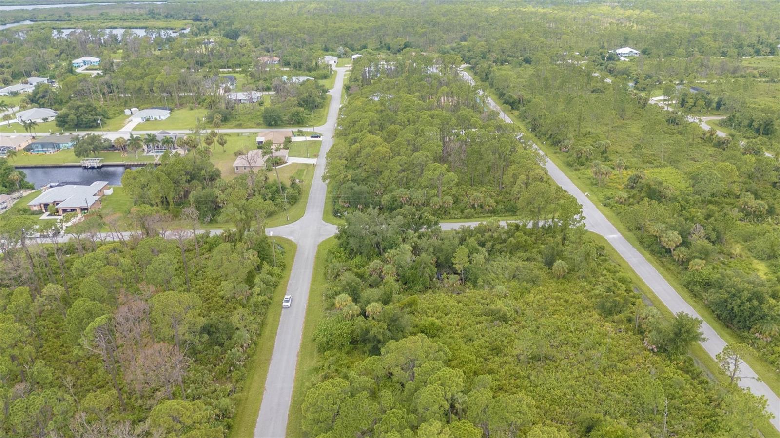 Image 5 of 23 For 12132 Kraft Avenue