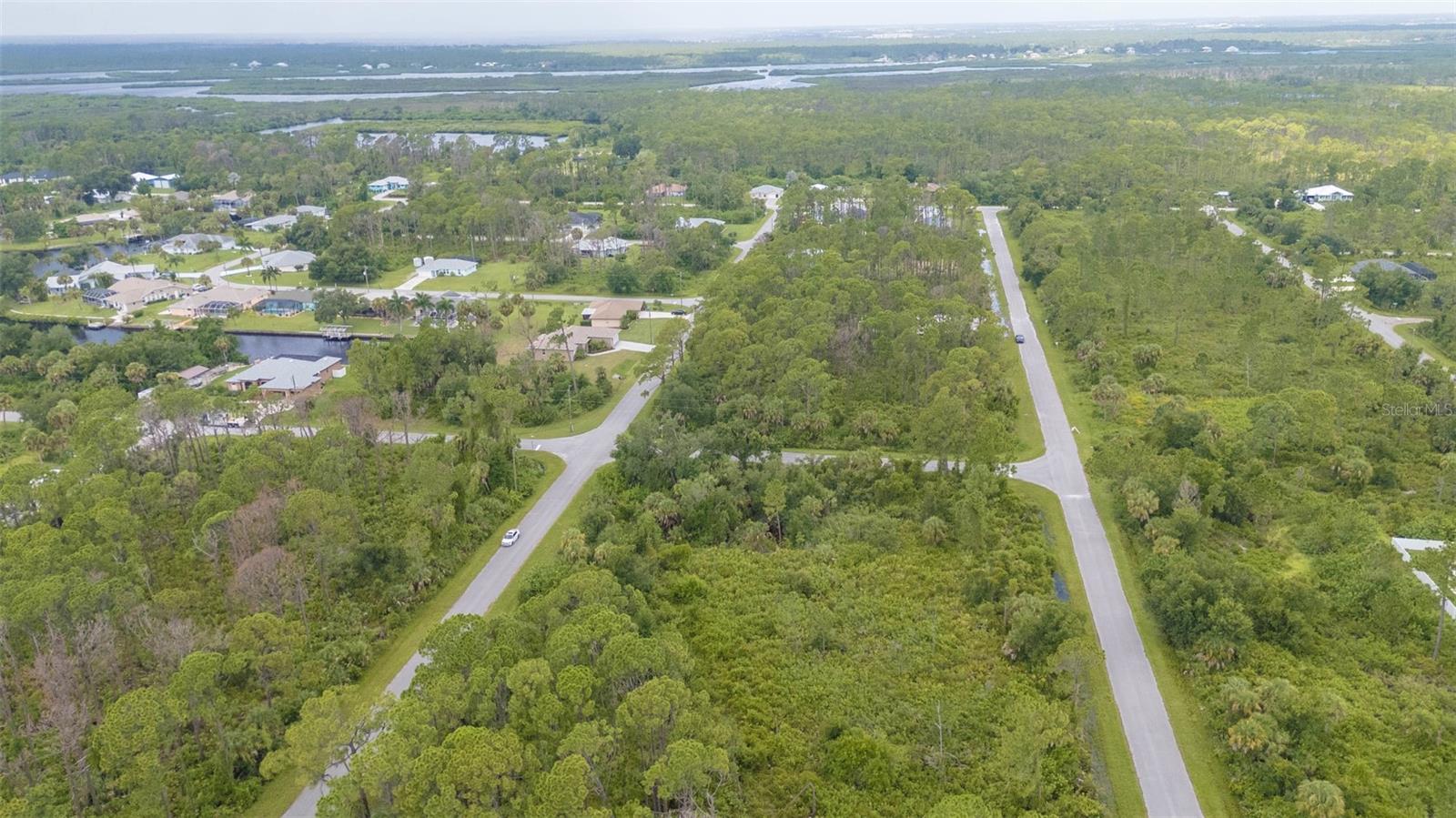 Image 7 of 23 For 12132 Kraft Avenue