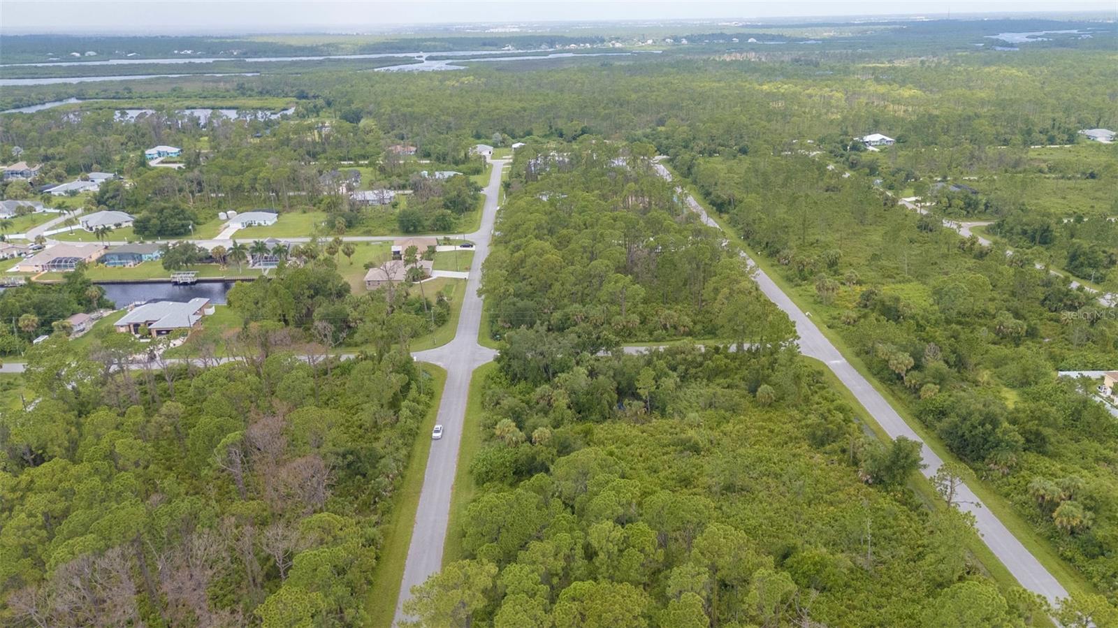 Image 8 of 23 For 12132 Kraft Avenue