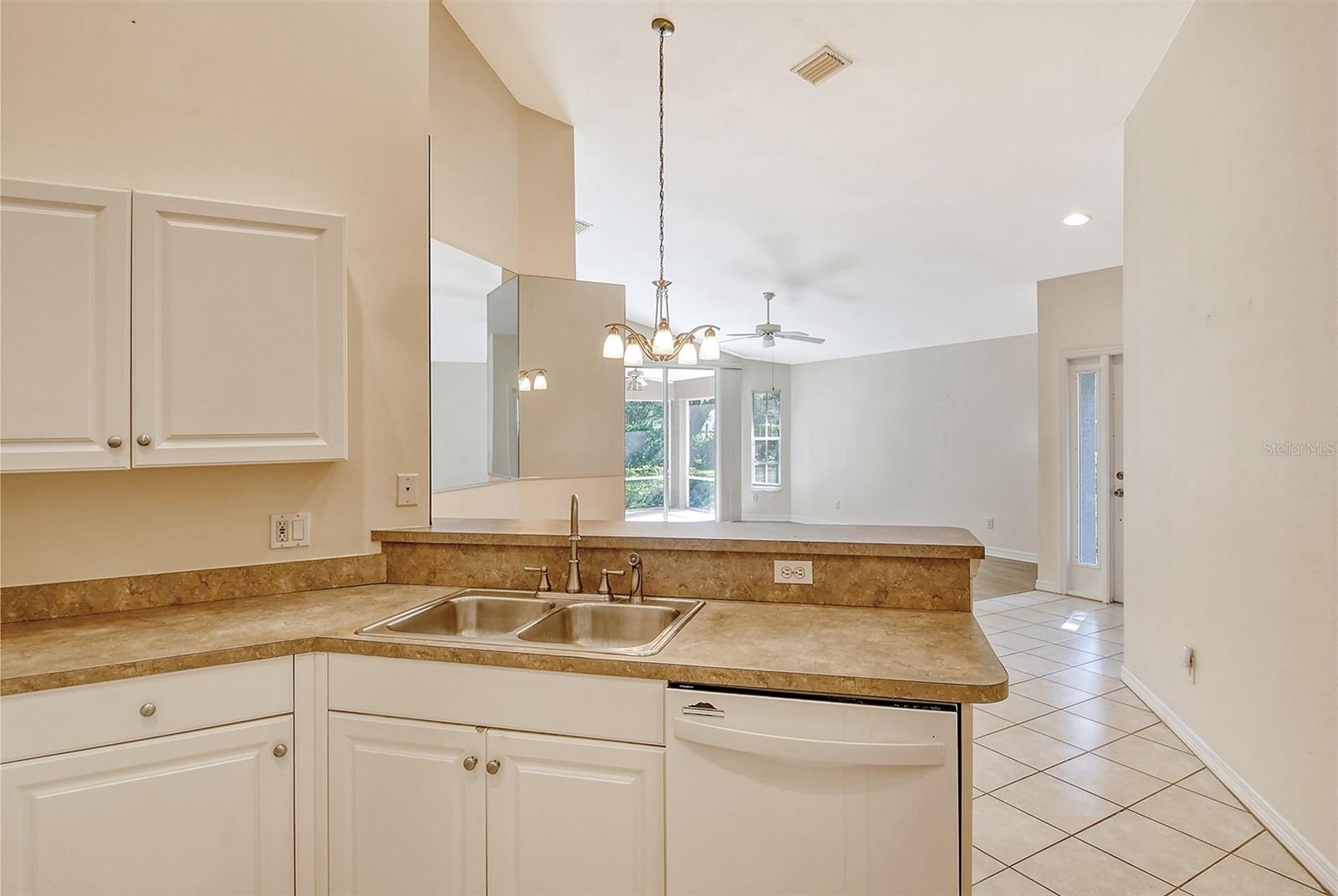 Image 17 of 52 For 4072 Fairway Place