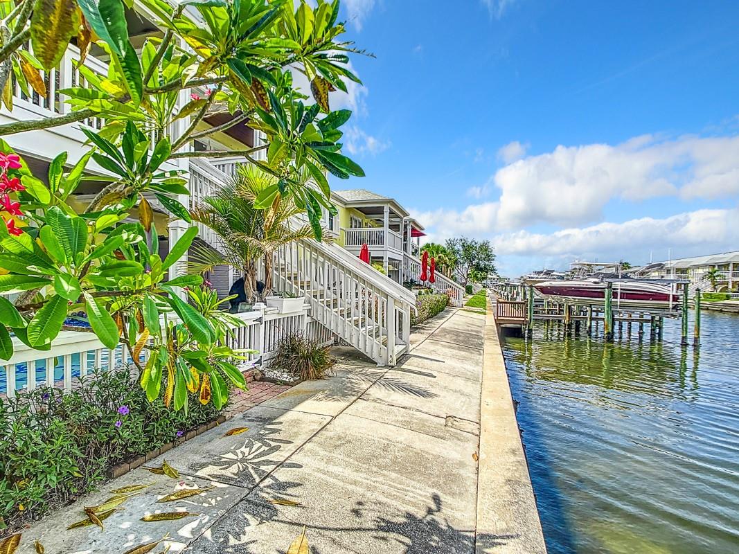 Image 18 of 24 For 5015 Coquina Key Drive Se D