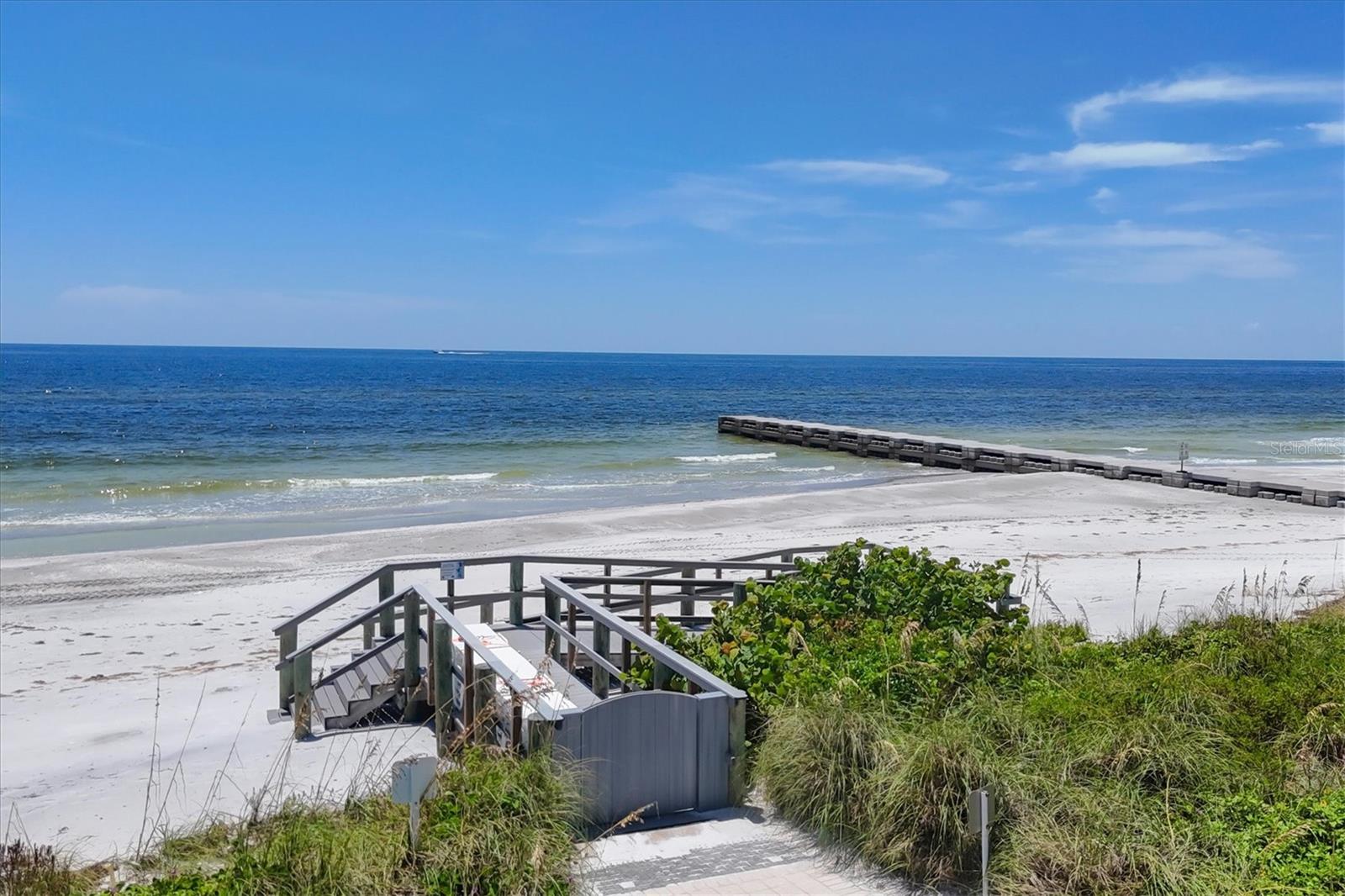 Listing photo id 73 for 2251 Gulf Of Mexico Drive 301