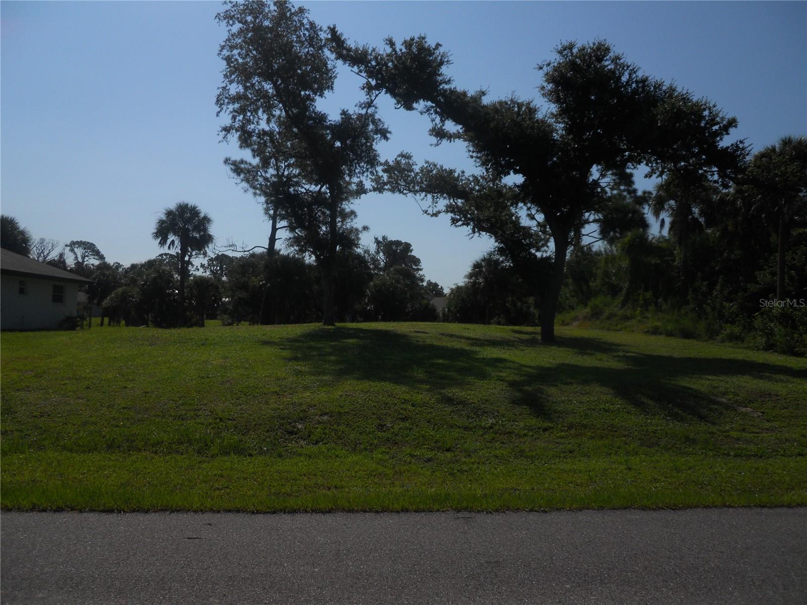 Image 4 of 12 For Lot 7 Brickell Drive