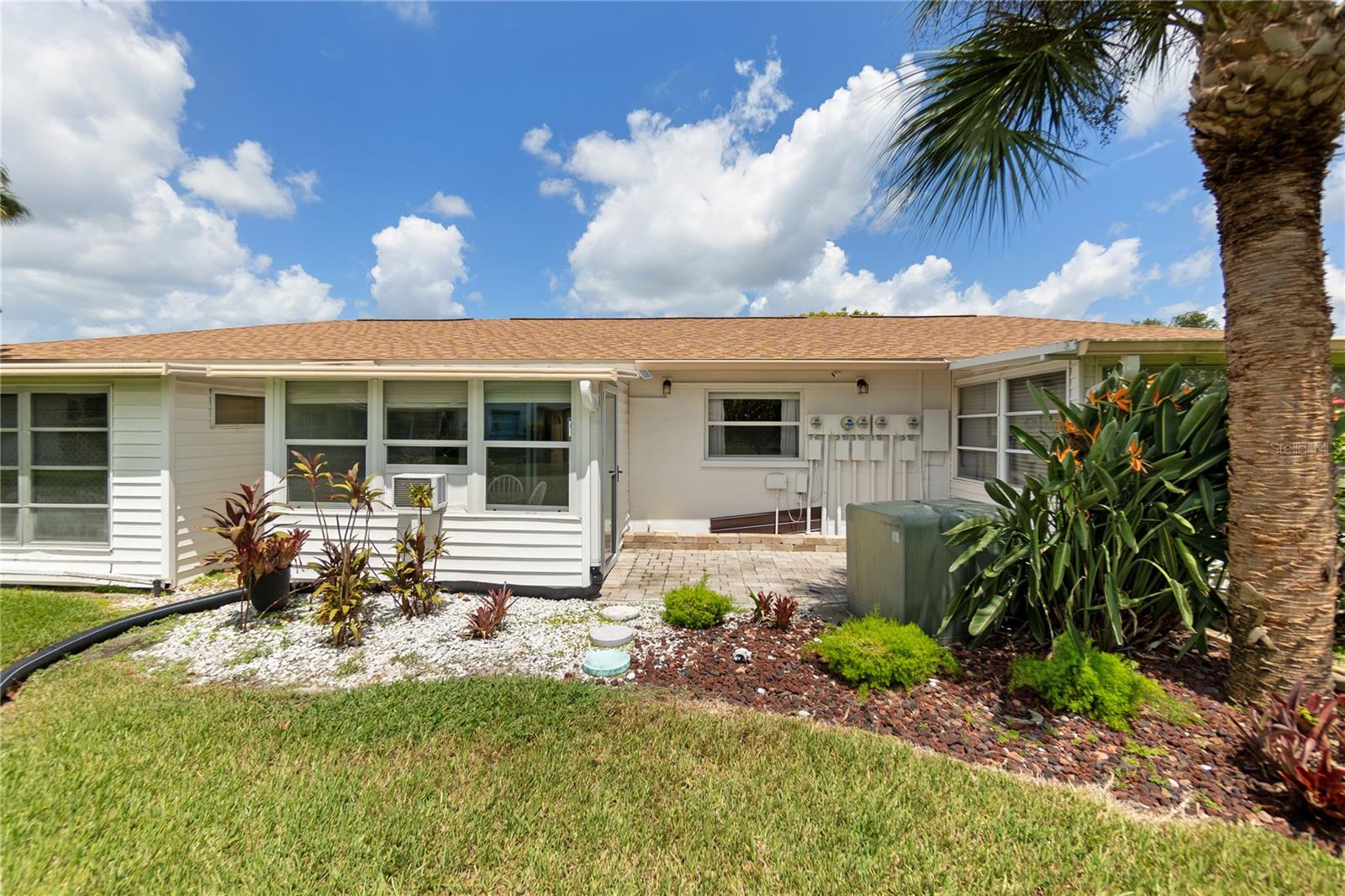 Listing photo id 17 for 5055 Live Oak Circle