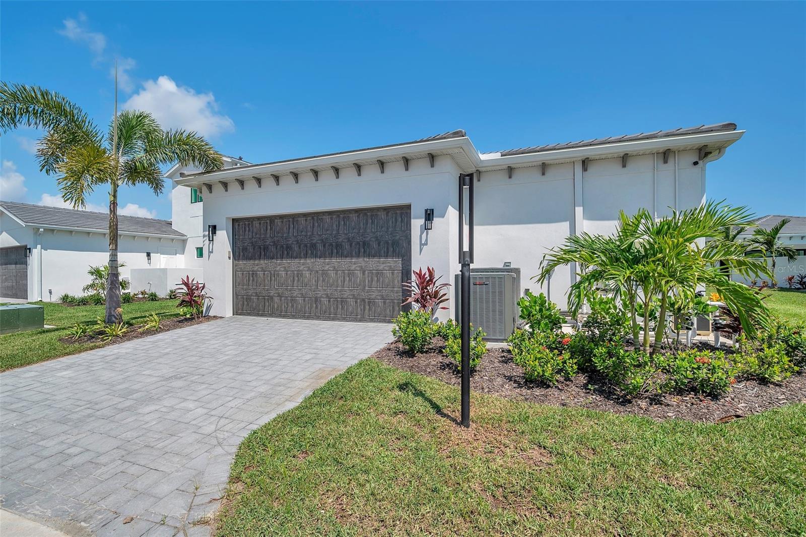 Listing photo id 2 for 5932 Red Mangrove Lane