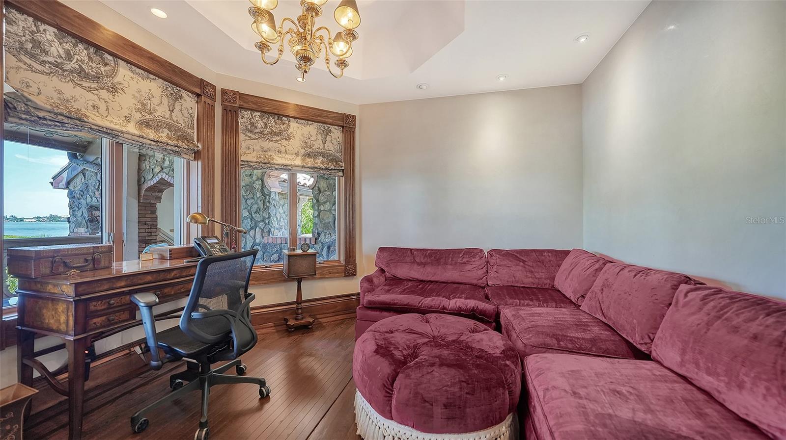 Listing photo id 43 for 1310 Lake Shore Drive