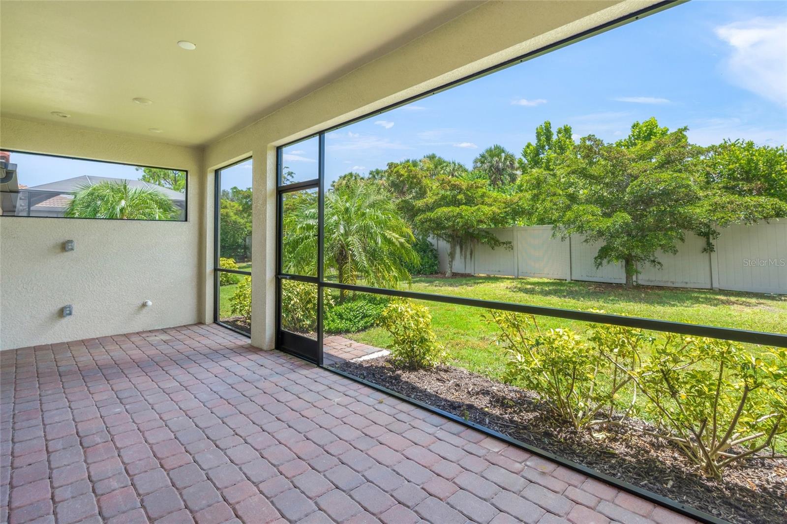 Image 32 of 48 For 118 Veraza Court