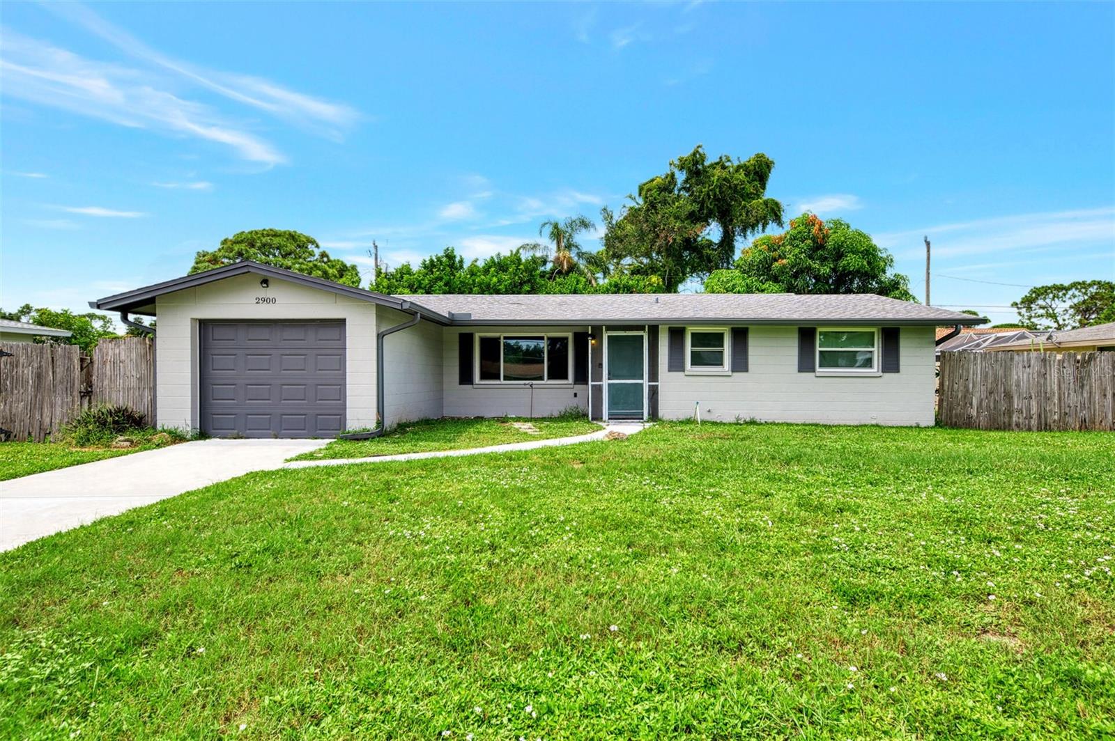 Details for 2900 Siesta Drive, VENICE, FL 34293