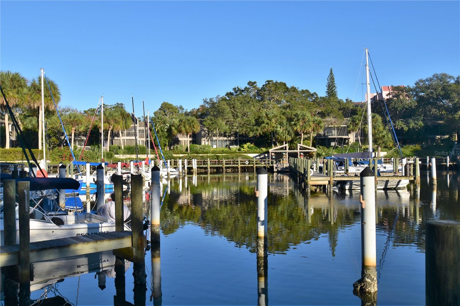 Image 36 of 39 For 1601 Pelican Point Drive Ha215