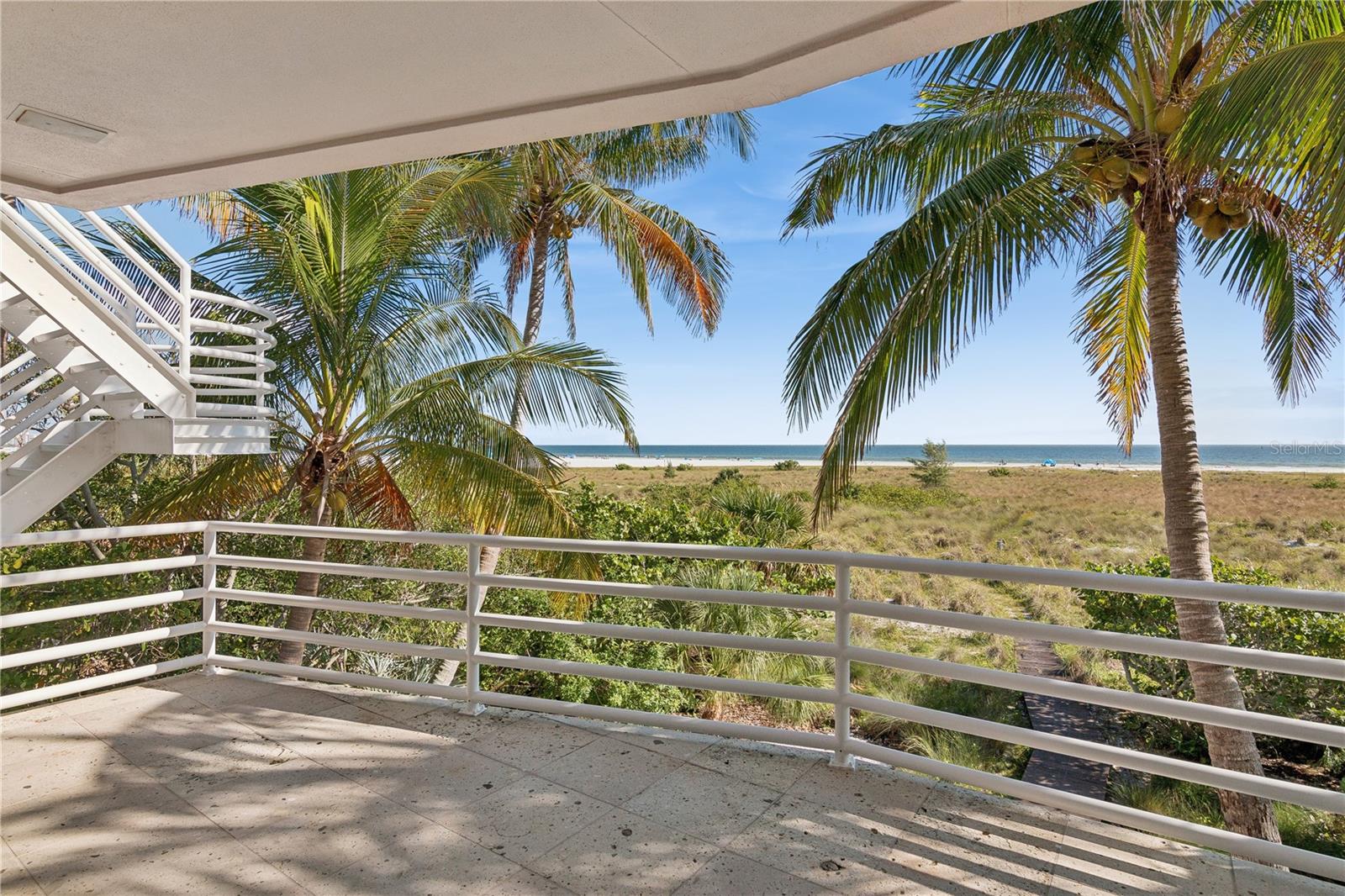 Listing photo id 30 for 648 Beach Road