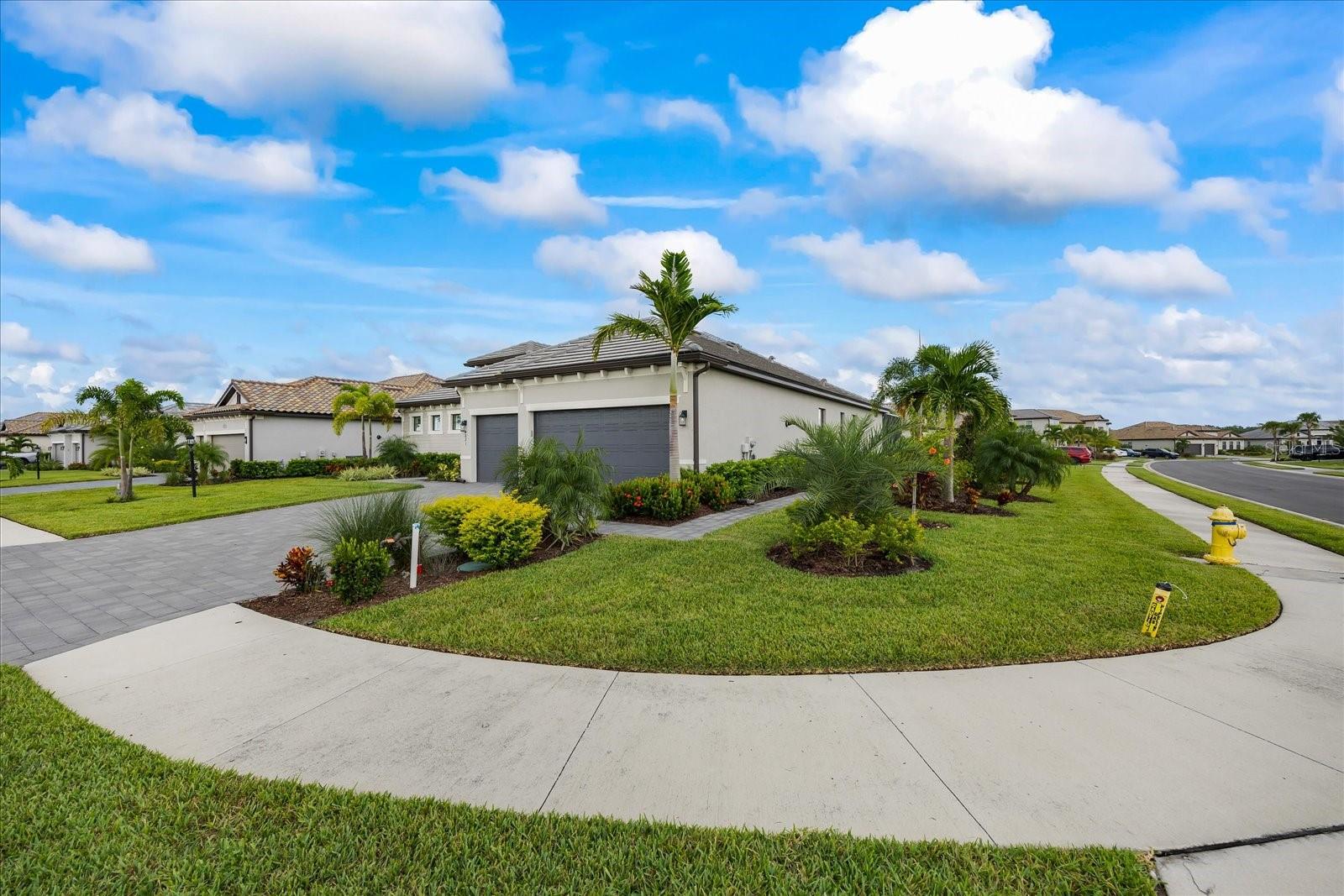 Listing photo id 2 for 4821 Sparkling Sea Lane