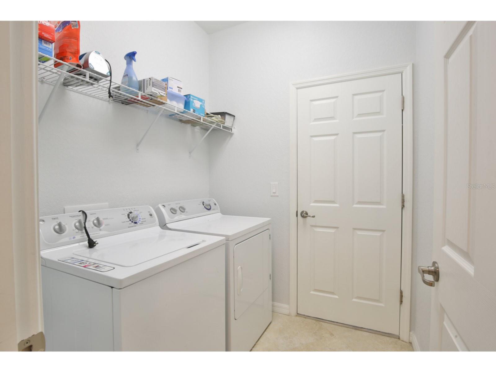 Listing photo id 24 for 140 Babbling Brook Run