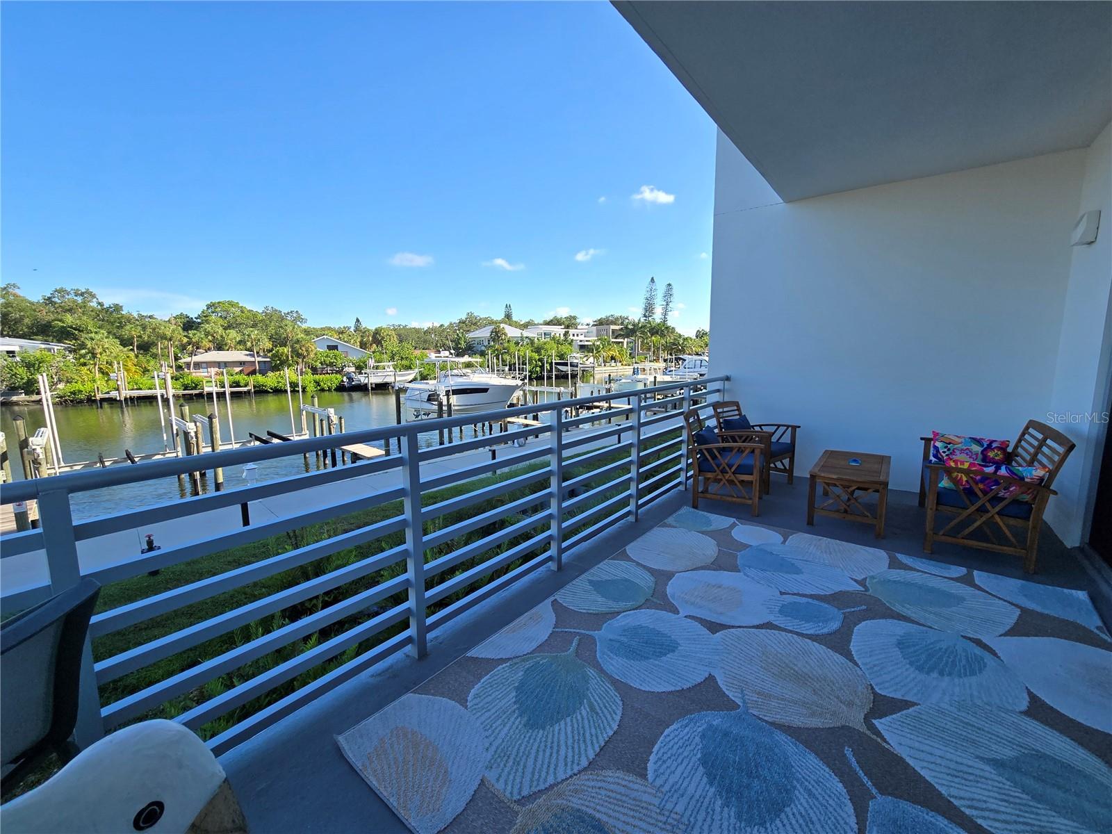 Listing photo id 8 for 1709 Tamiami Trail 201