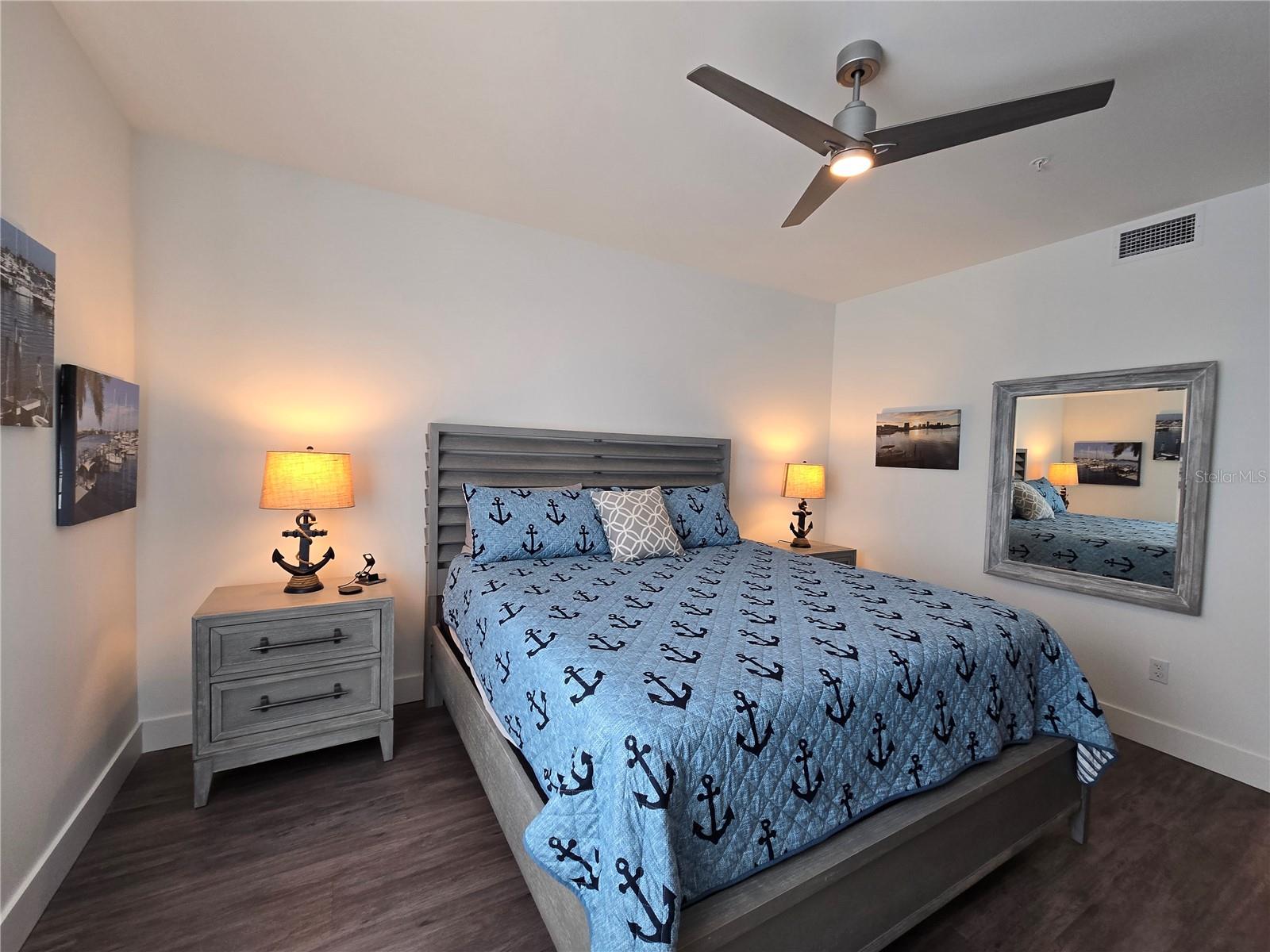 Listing photo id 20 for 1709 Tamiami Trail 519