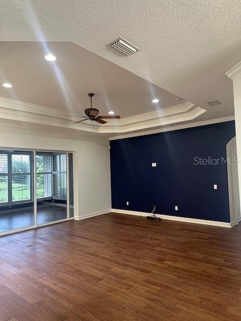 Image 4 of 20 For 10228 Silverado Circle