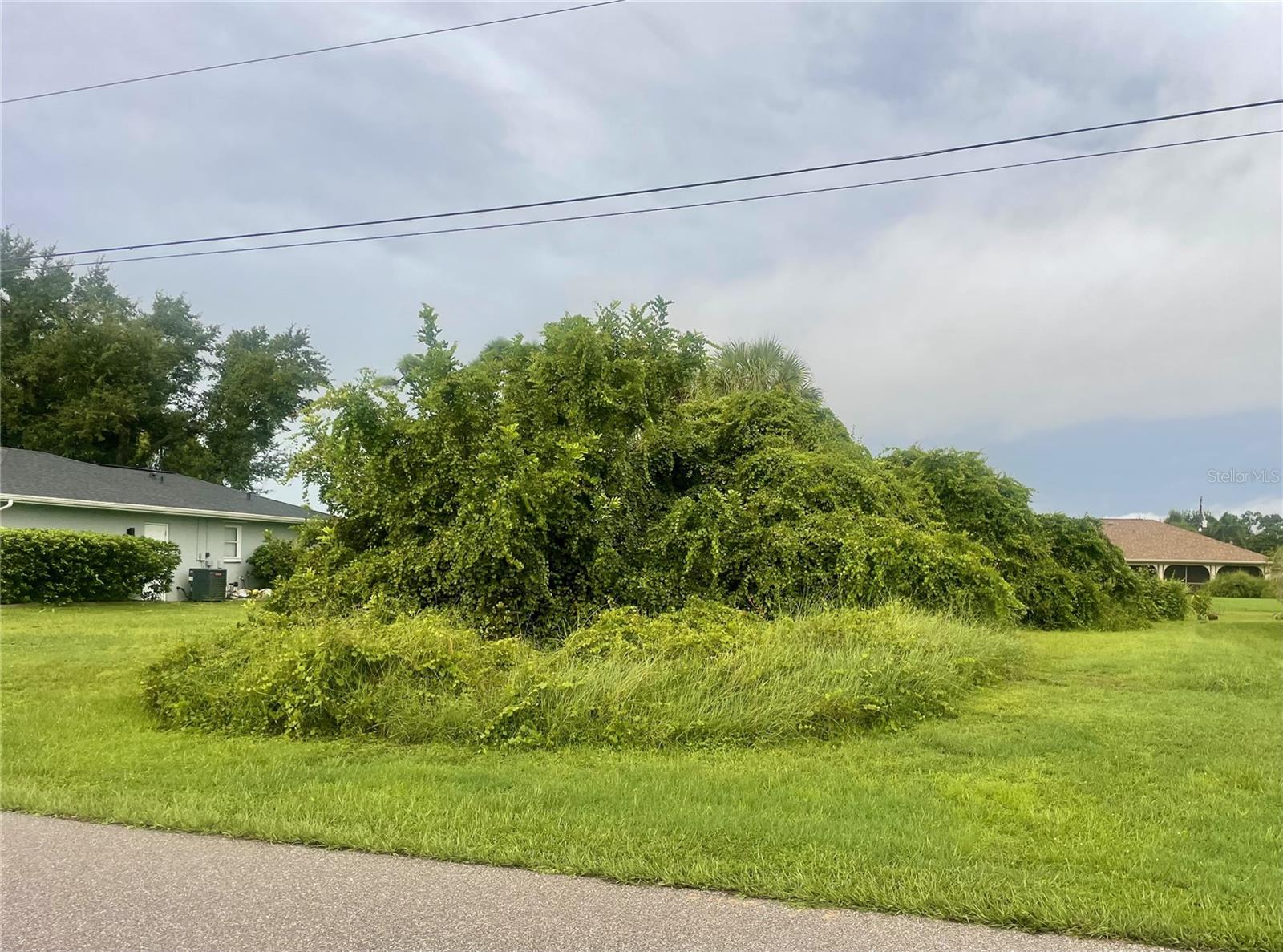 Image 2 of 2 For 2143 Ulster Court