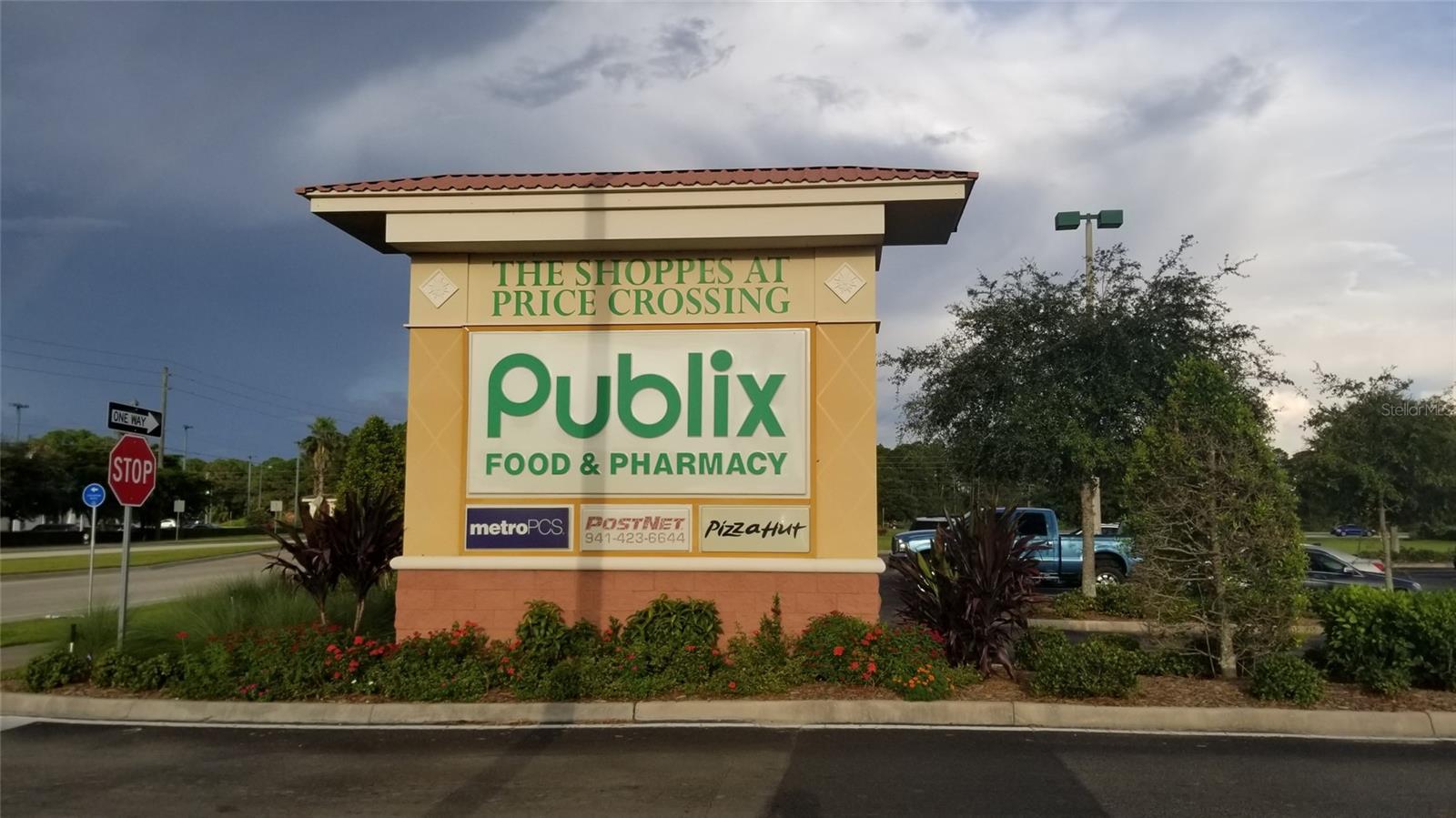 Listing photo id 34 for 1128226043 Crimsonglory Road