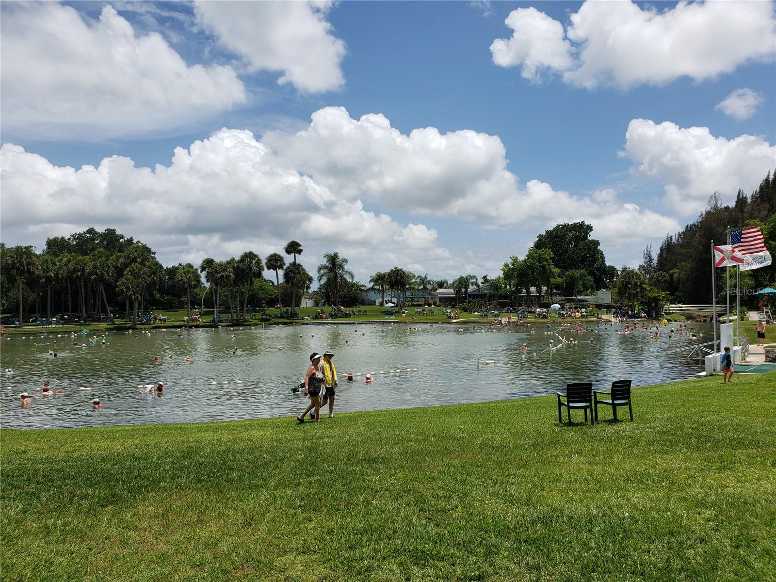 Listing photo id 37 for 1128226043 Crimsonglory Road