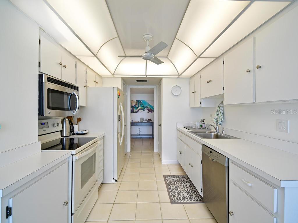 Image 27 of 50 For 2425 Gulf Of Mexico Drive 7f