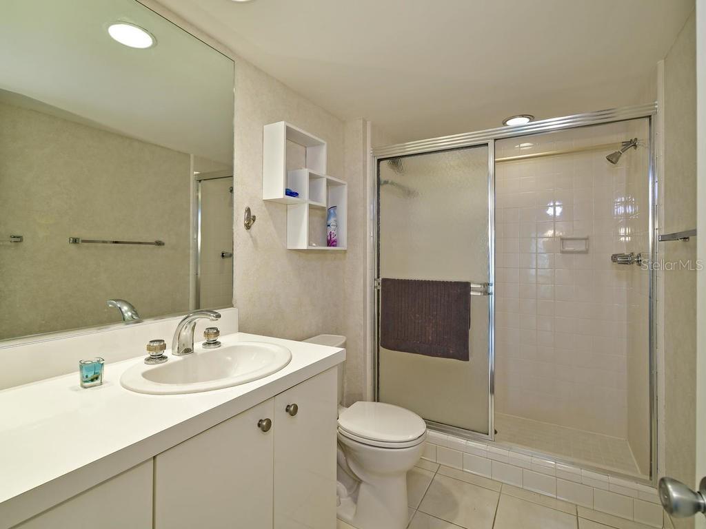 Image 34 of 50 For 2425 Gulf Of Mexico Drive 7f