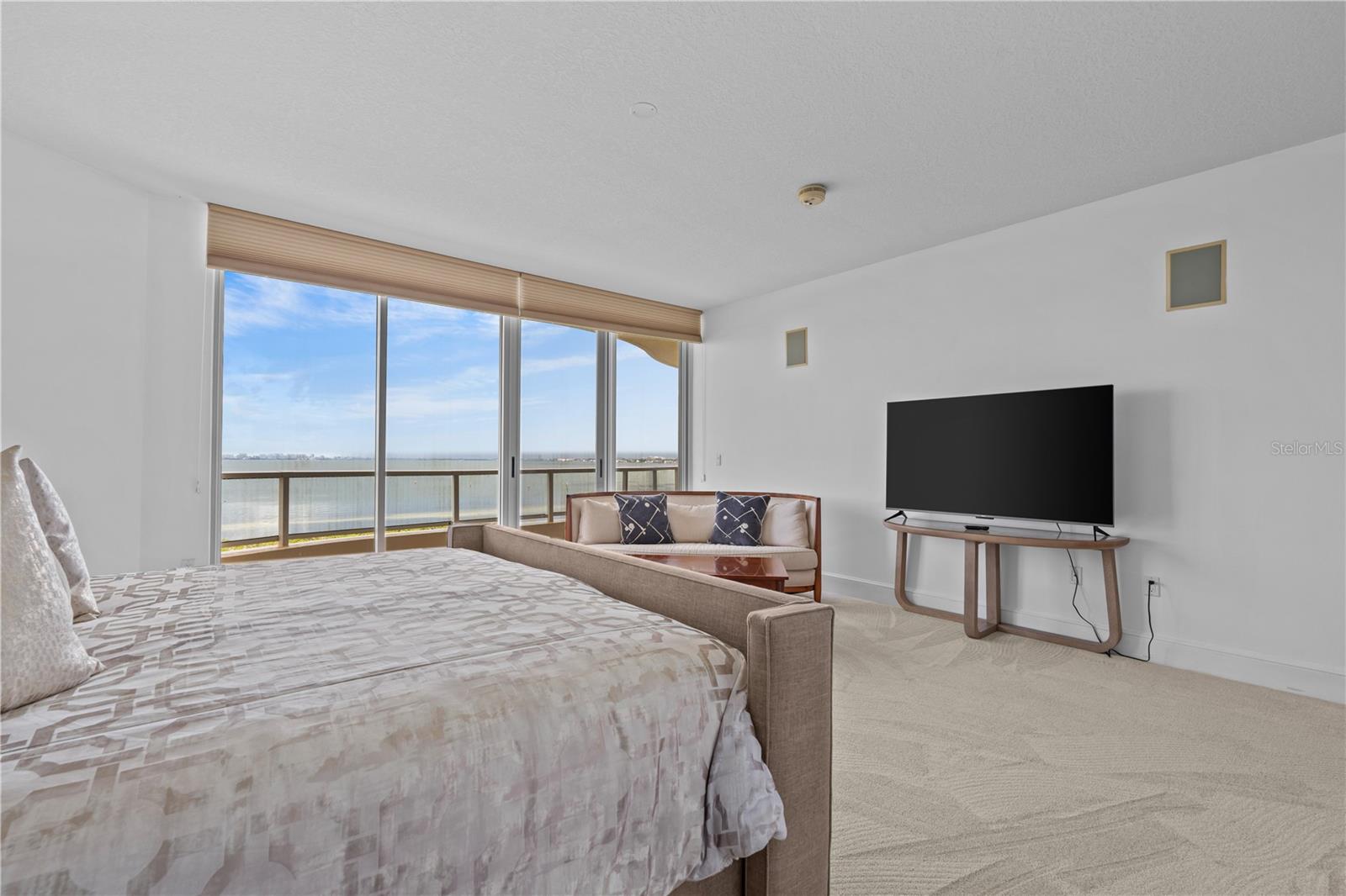 Listing photo id 15 for 3030 Grand Bay Boulevard 346