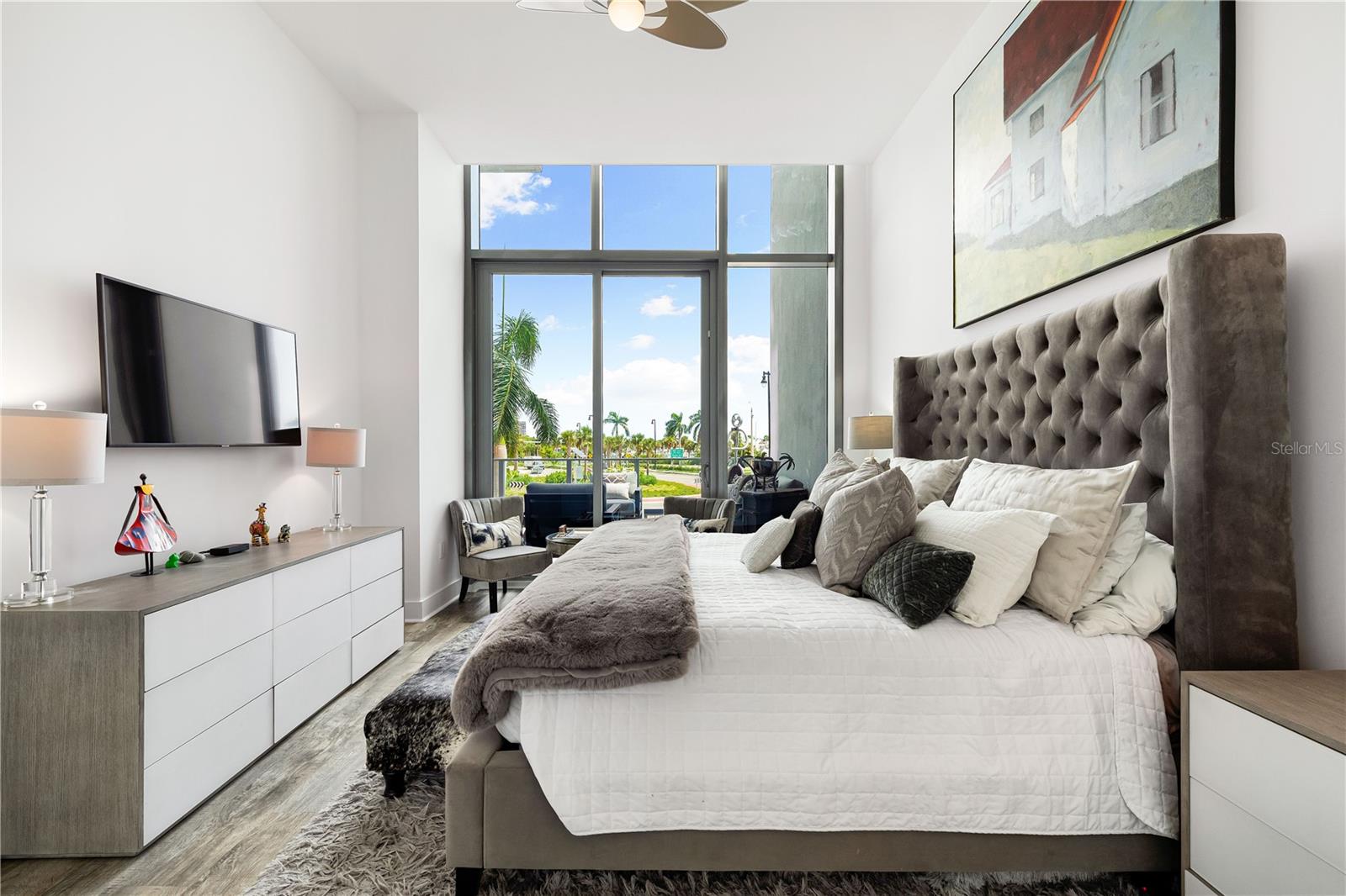 Listing photo id 24 for 1155 Gulfstream Avenue 208