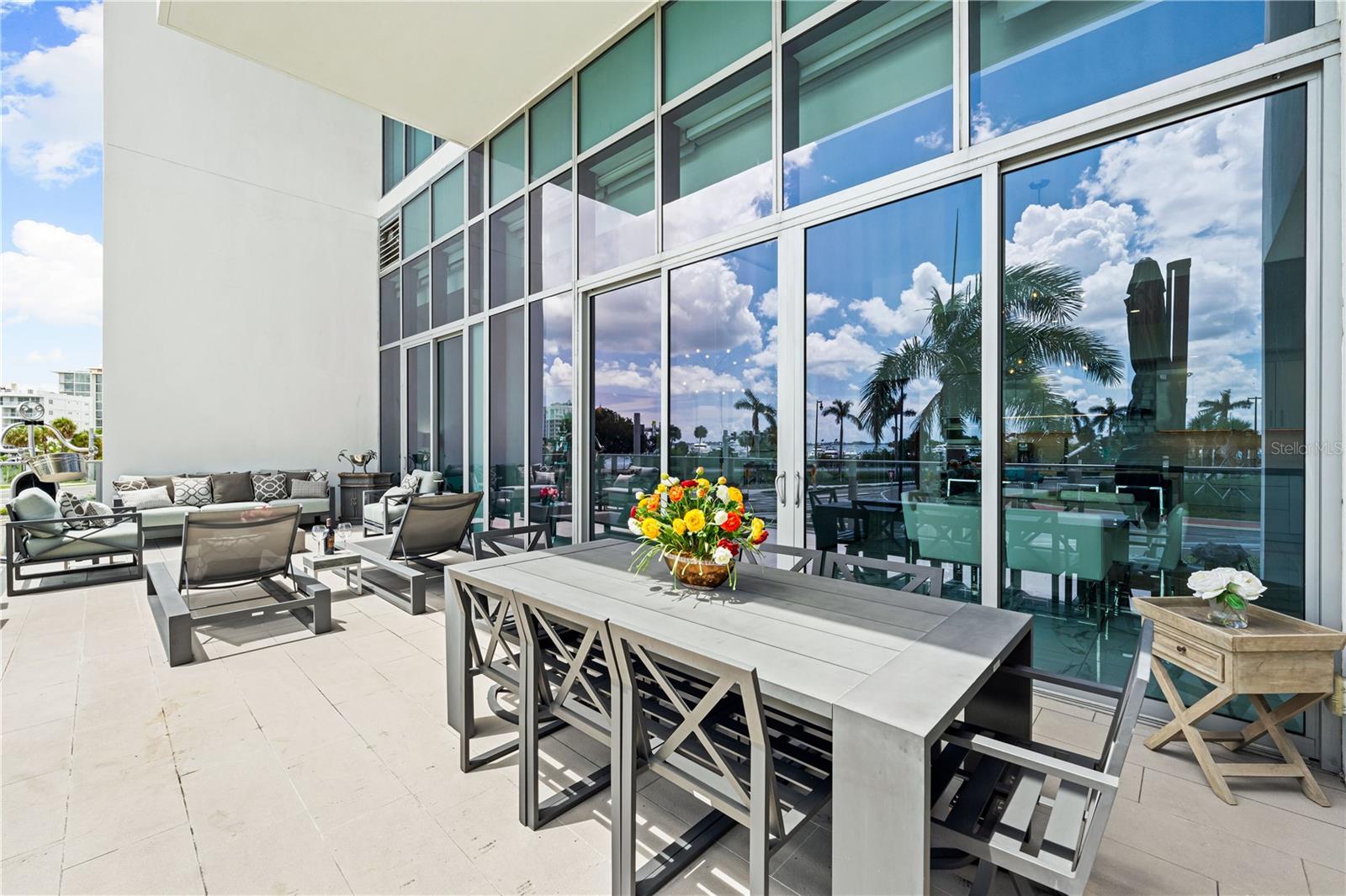 Listing photo id 38 for 1155 Gulfstream Avenue 208