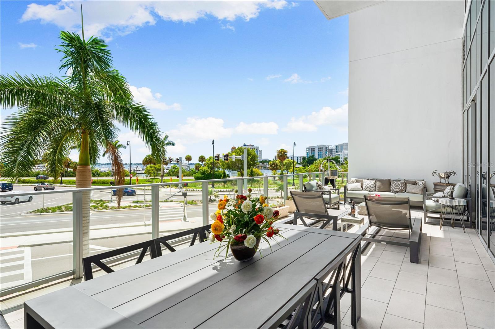 Listing photo id 42 for 1155 Gulfstream Avenue 208