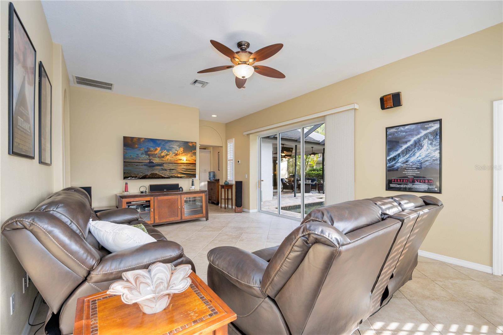 Listing photo id 28 for 4532 Shark Drive