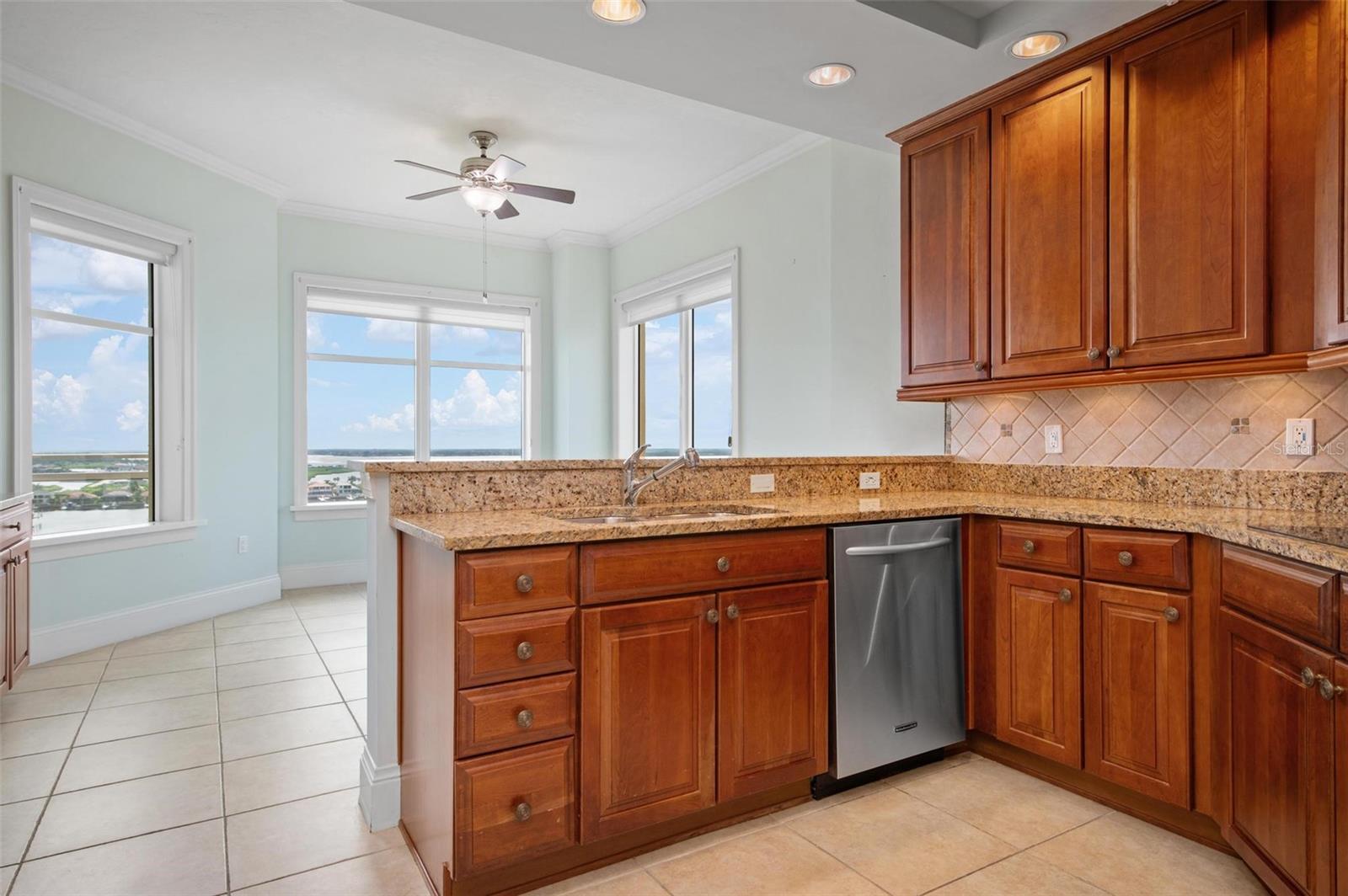 Listing photo id 14 for 130 Riviera Dunes Way 1102