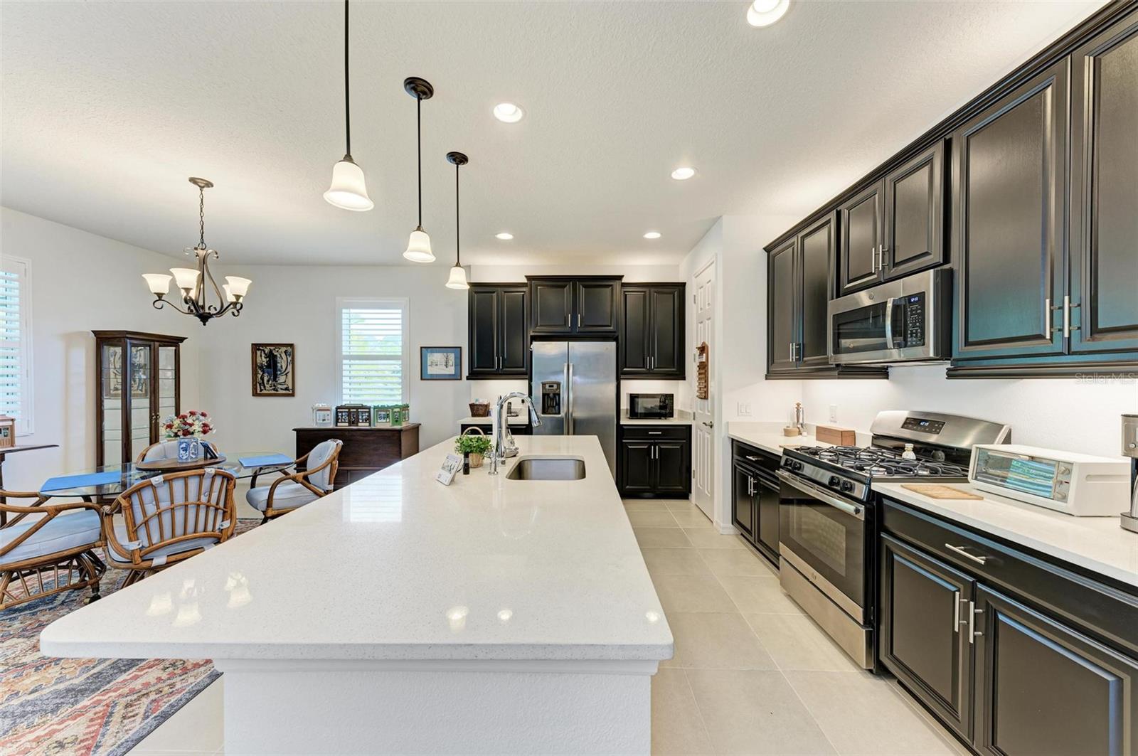 Image 18 of 53 For 12105 Goldenrod Avenue
