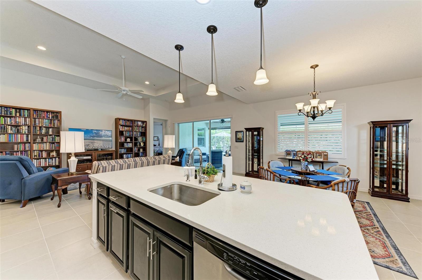 Image 19 of 53 For 12105 Goldenrod Avenue