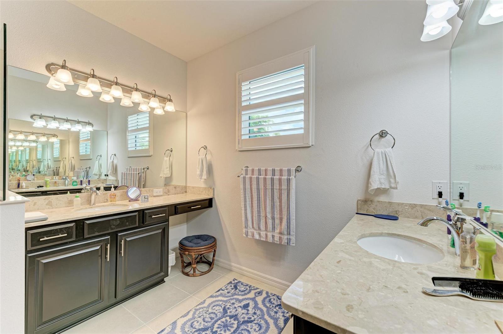 Image 22 of 53 For 12105 Goldenrod Avenue