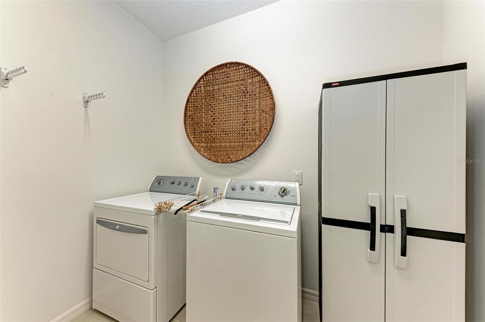 Image 32 of 53 For 12105 Goldenrod Avenue
