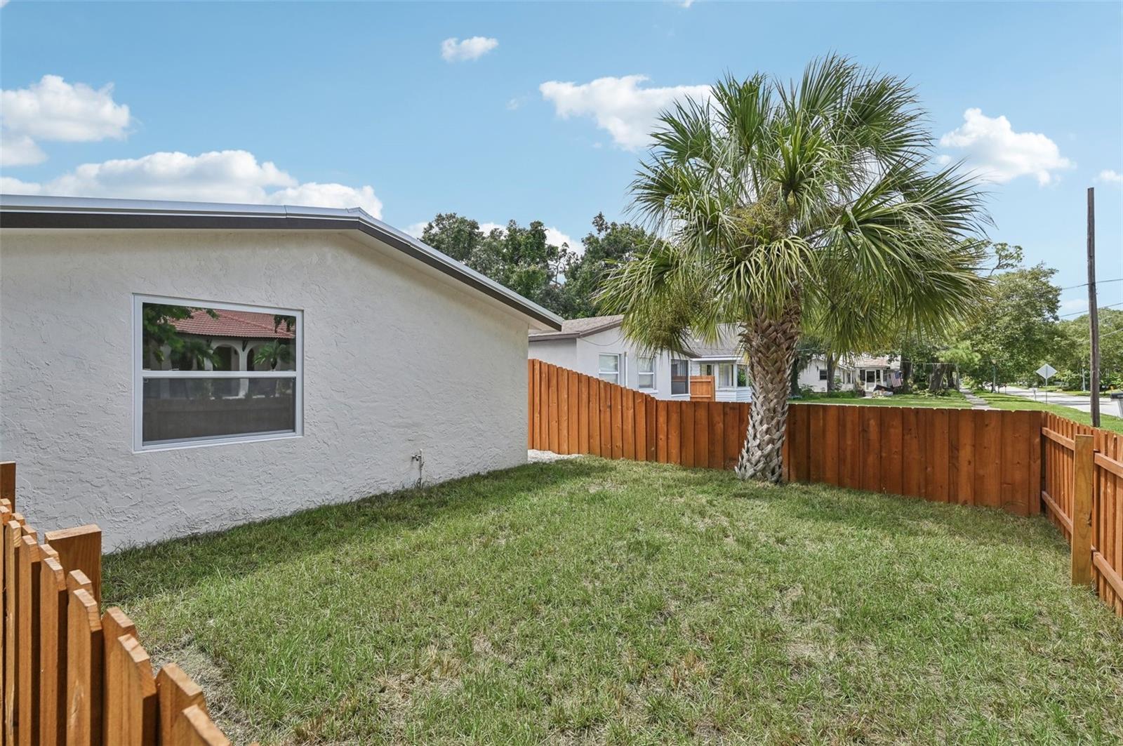 Listing photo id 21 for 515 Osprey Avenue