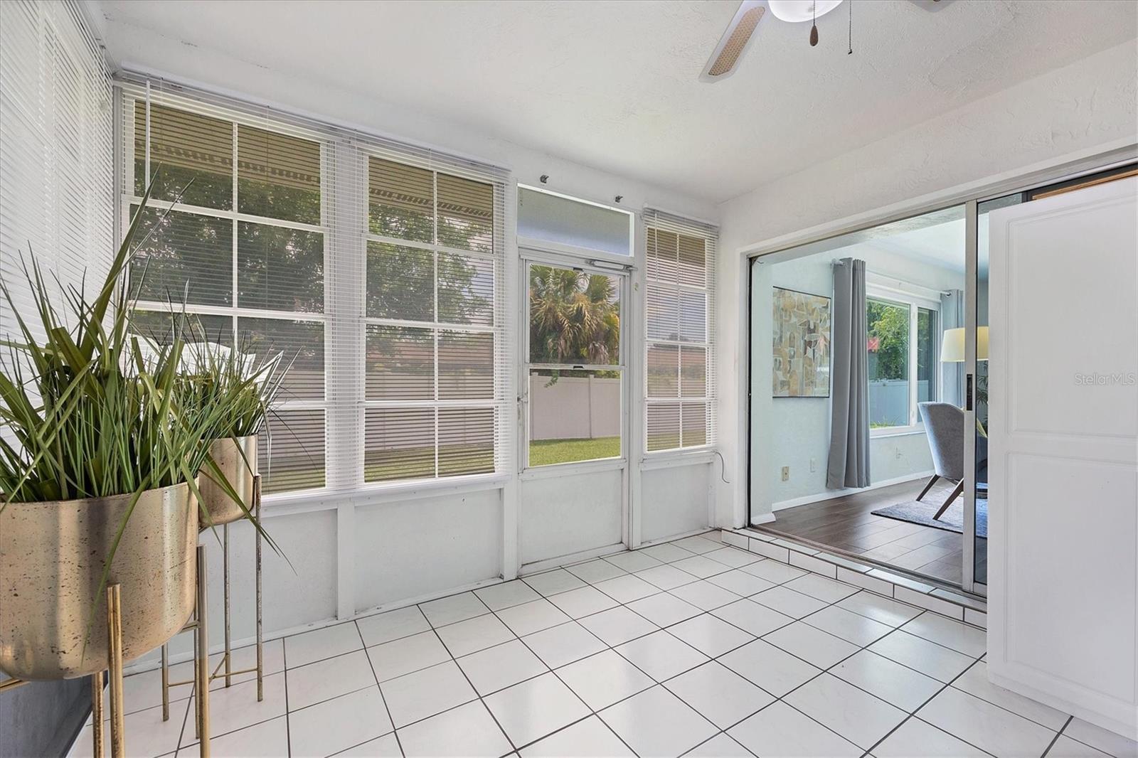 Listing photo id 22 for 4964 Live Oak Drive