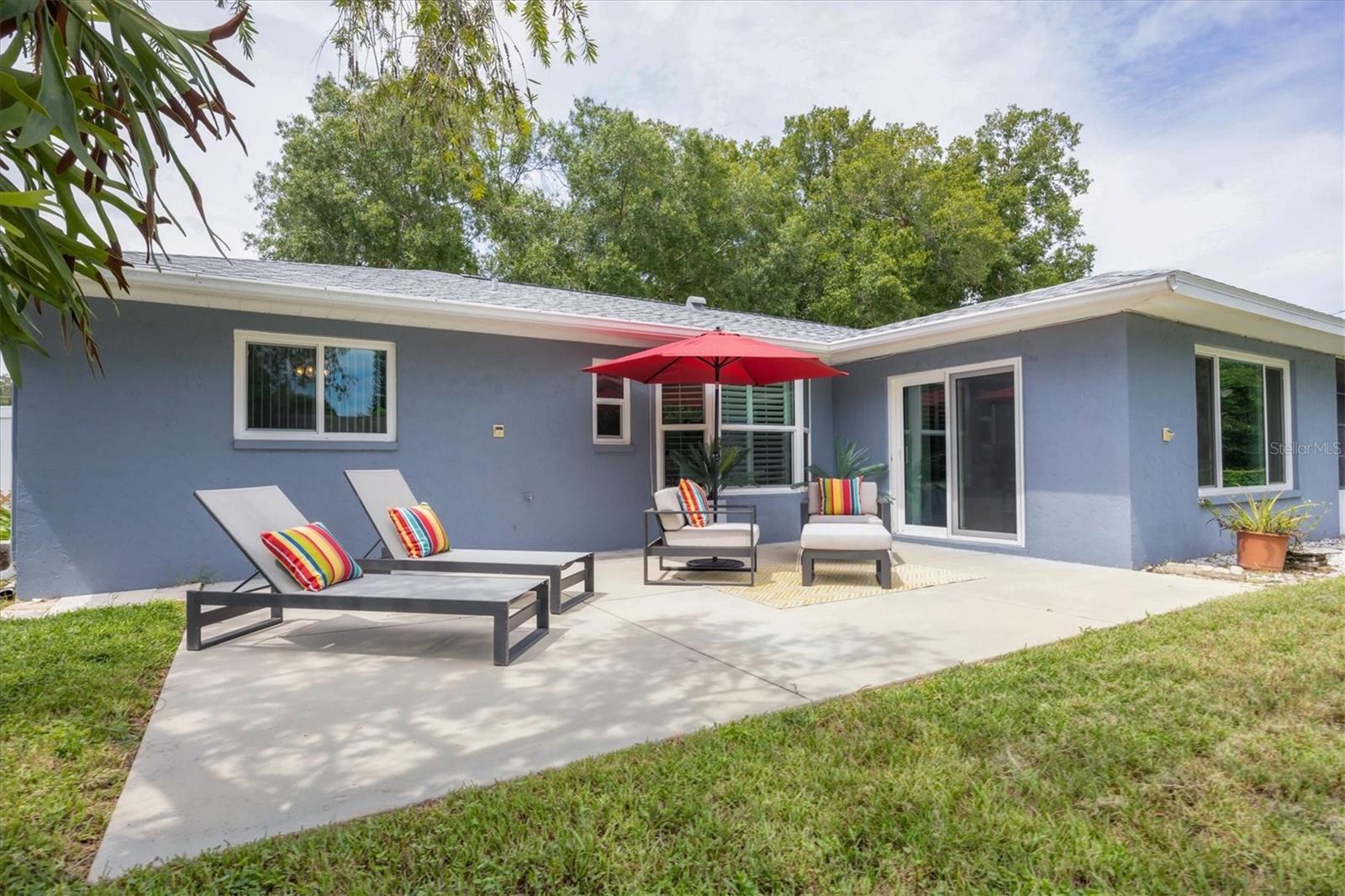 Listing photo id 25 for 4964 Live Oak Drive