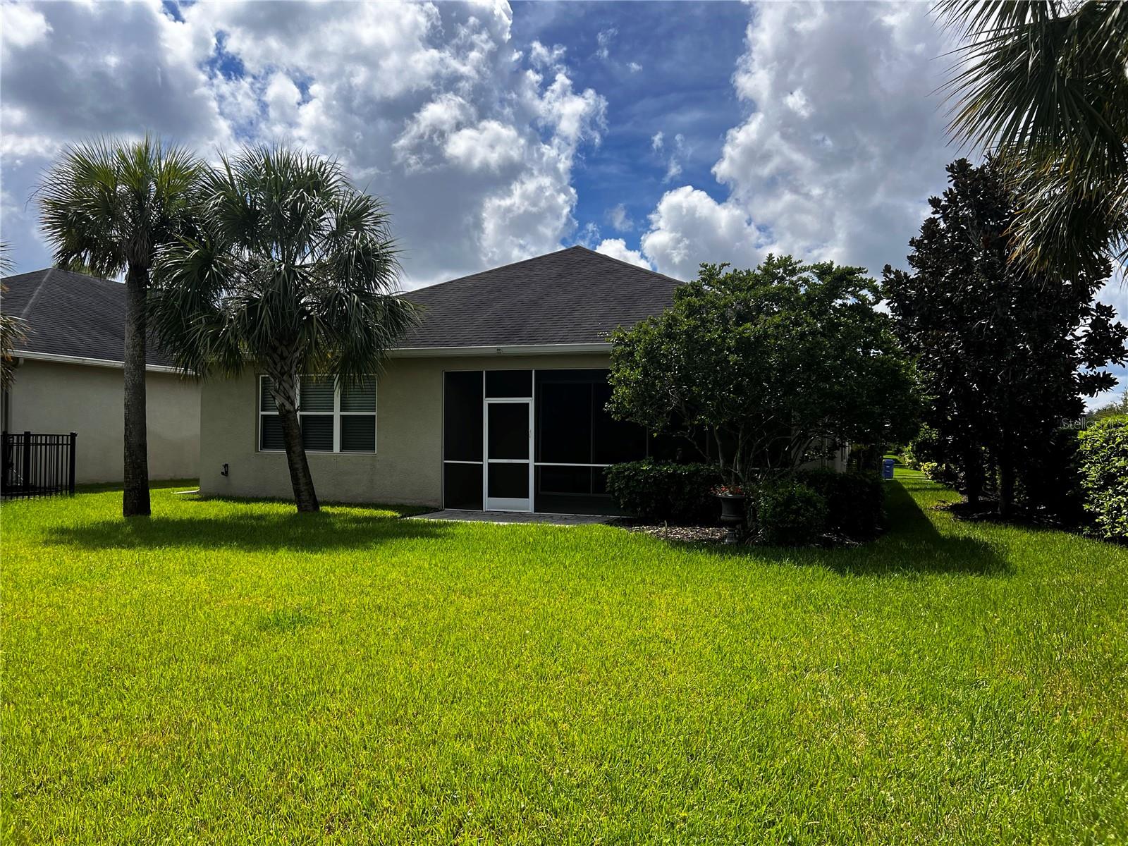 Listing photo id 17 for 5766 Maypop Circle