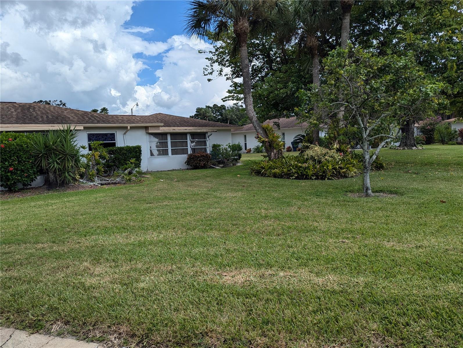 Listing photo id 18 for 5051 Live Oak Circle